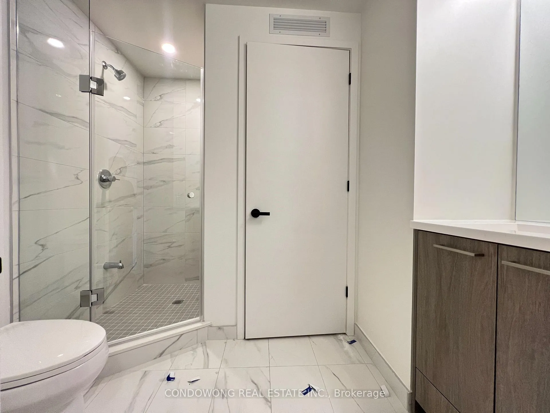 Photo 10 of Unit 2606, 28 Interchange Way, Vaughan, Vaughan Corporate Centre — HOMEH
