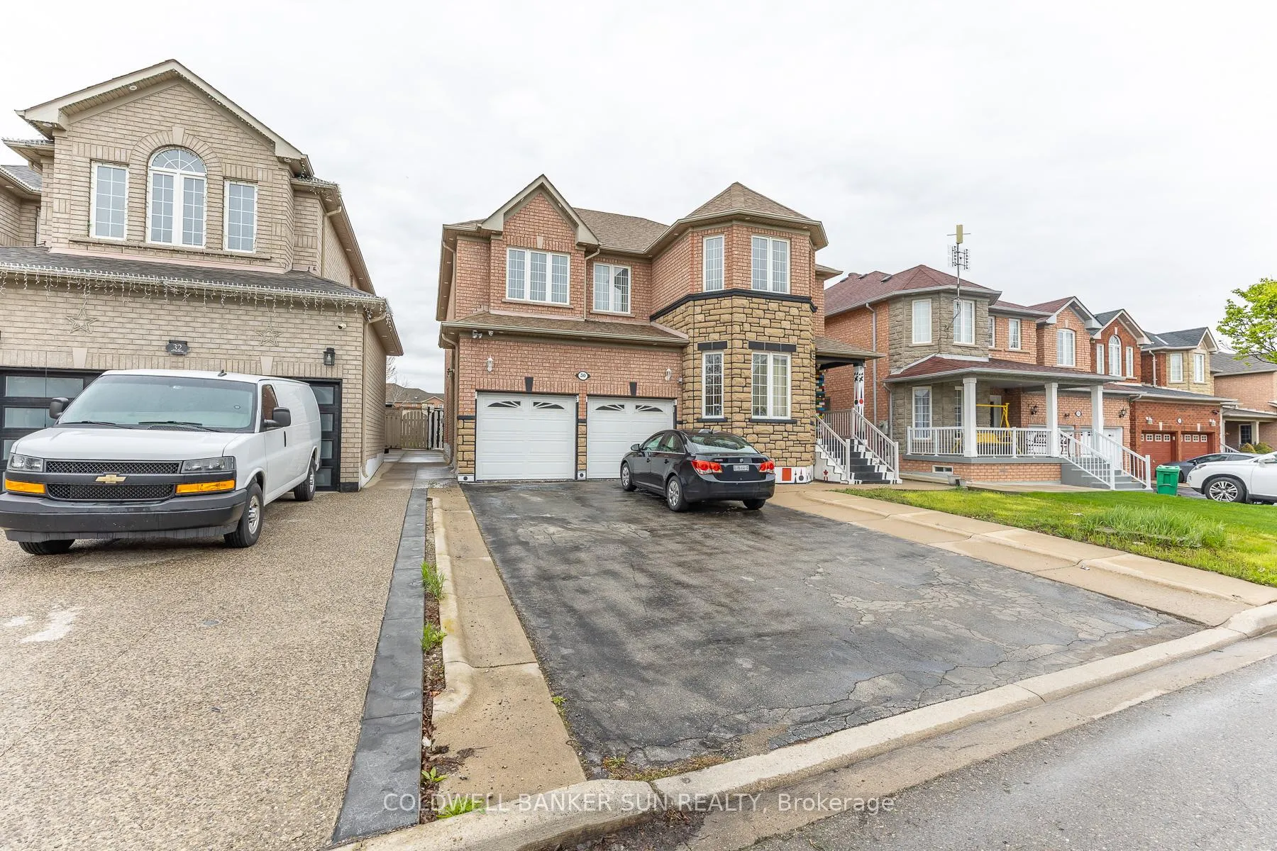 Photo 1 of 30 Ice Fields Road, Brampton, Sandringham-Wellington — HOMEH