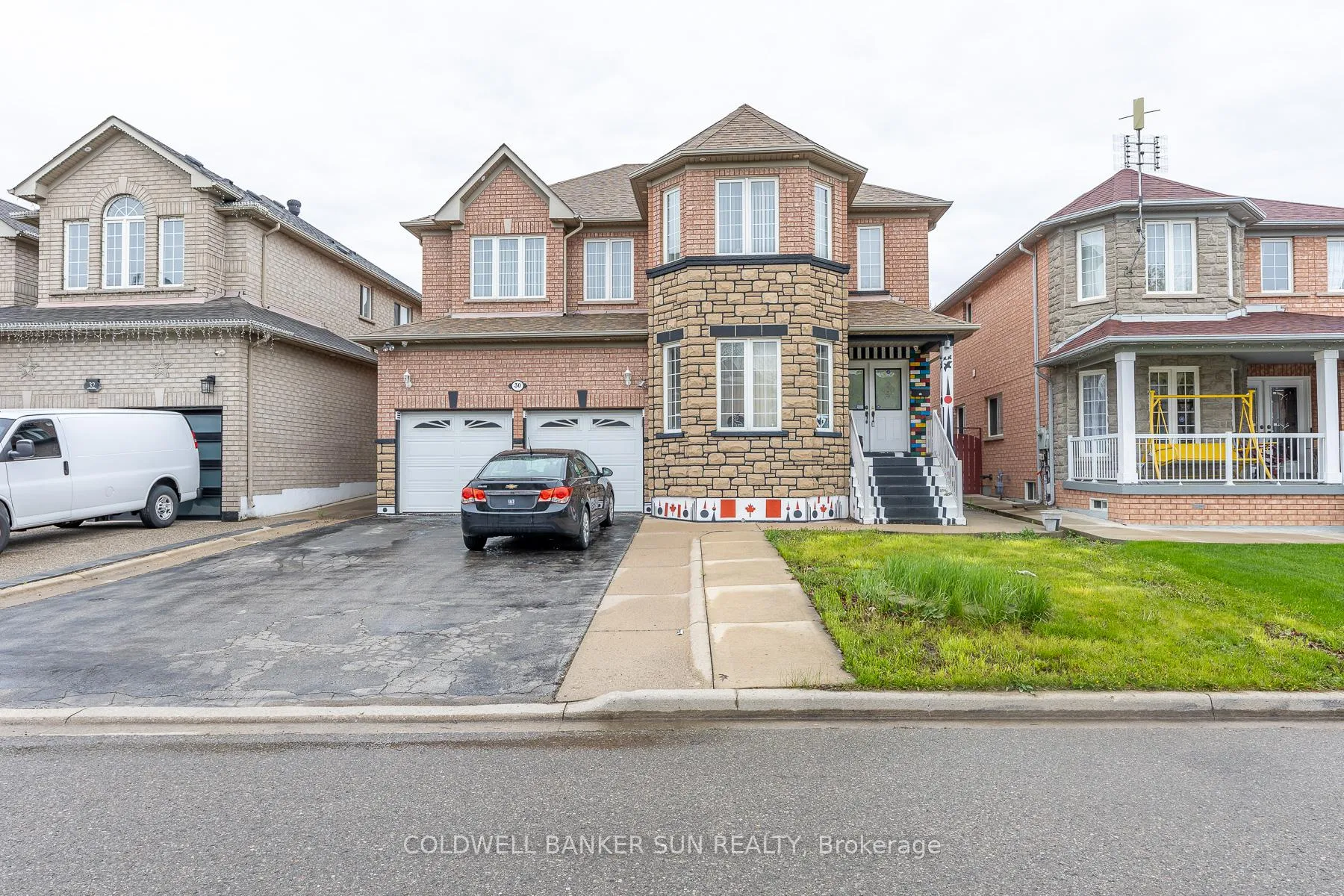 Photo 2 of 30 Ice Fields Road, Brampton, Sandringham-Wellington — HOMEH