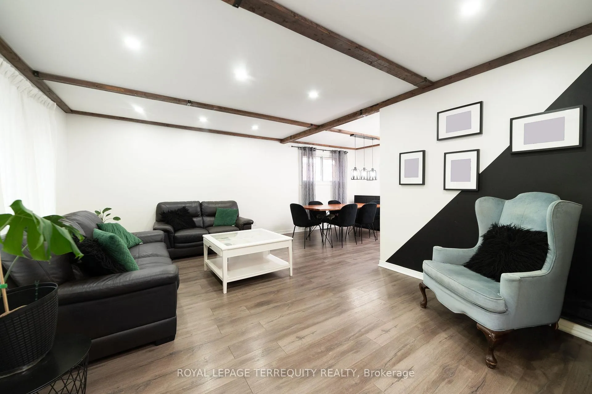 Photo 5 of 90 Keewatin Street S, Oshawa, Donevan — HOMEH