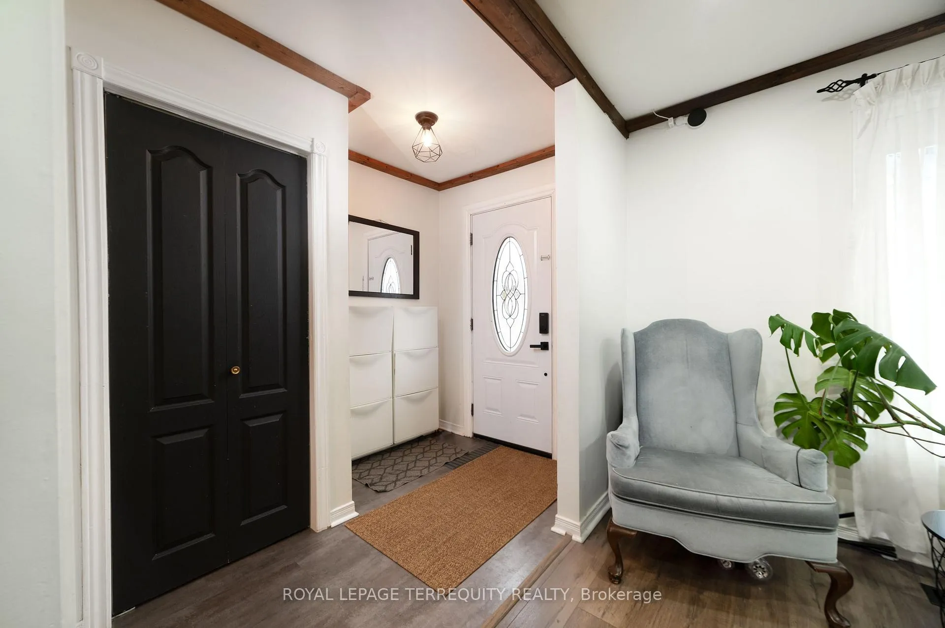 Photo 6 of 90 Keewatin Street S, Oshawa, Donevan — HOMEH