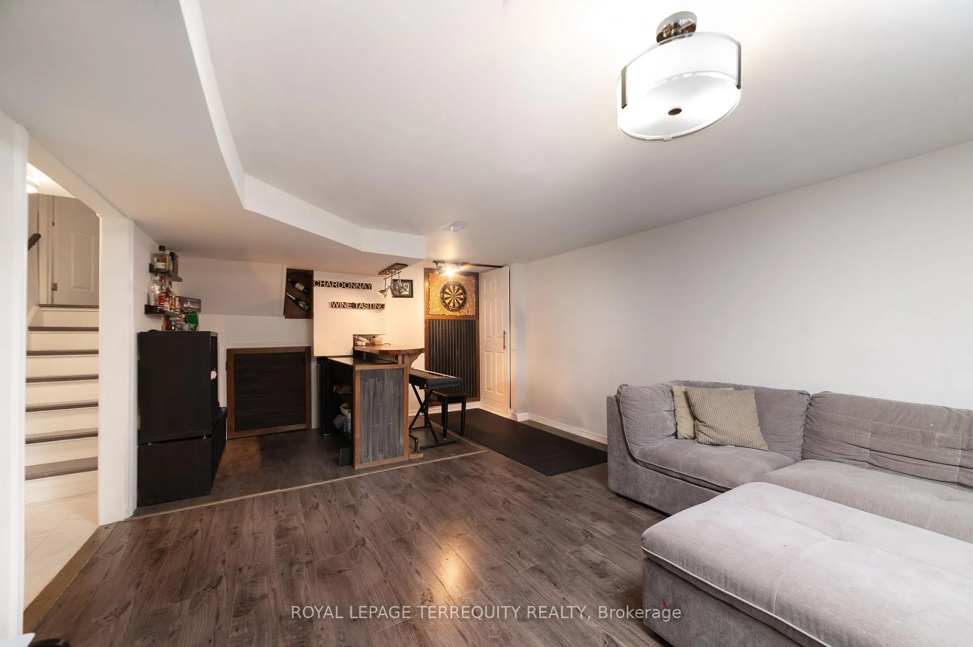 Photo 19 of 90 Keewatin Street S, Oshawa, Donevan — HOMEH