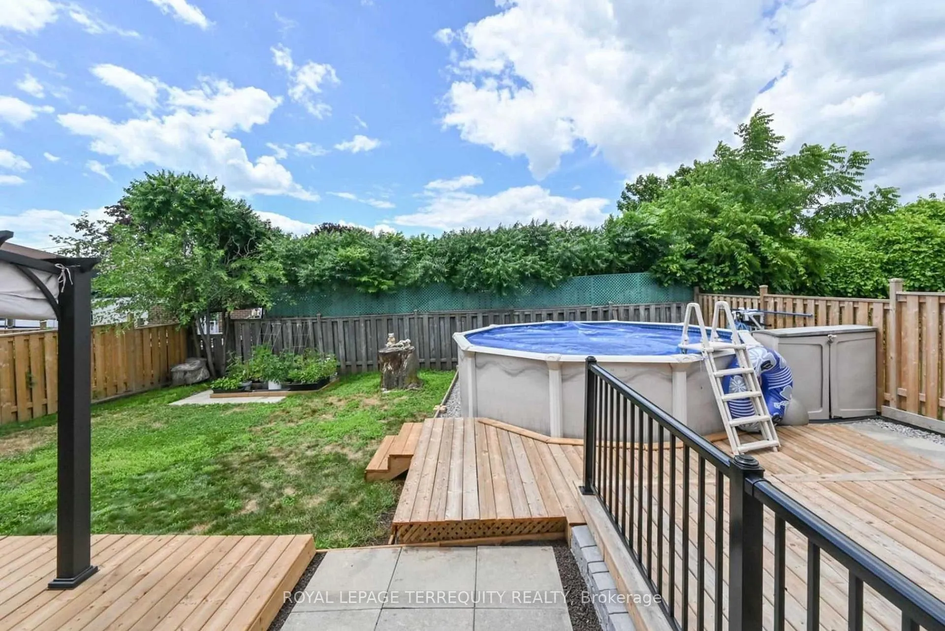 Photo 23 of 90 Keewatin Street S, Oshawa, Donevan — HOMEH