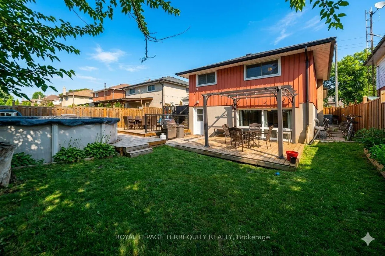 Photo 24 of 90 Keewatin Street S, Oshawa, Donevan — HOMEH