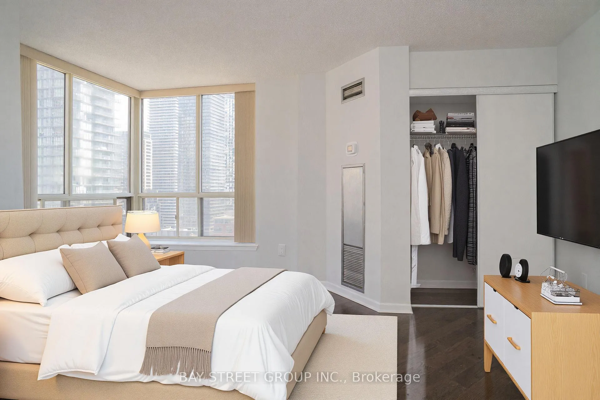 Photo 12 of Unit 2006, 44 St Joseph Street E, Toronto, Bay Street Corridor — HOMEH