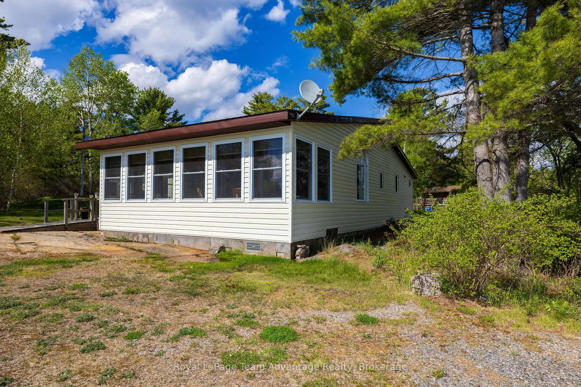 Photo 5 of 2420 Riverside Drive, Parry Sound Remote Area, Henvey — HOMEH