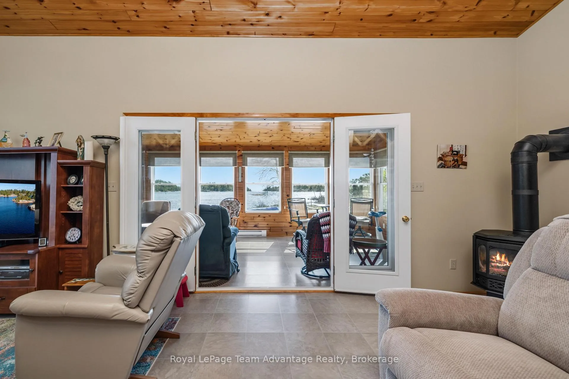 Photo 10 of 2420 Riverside Drive, Parry Sound Remote Area, Henvey — HOMEH
