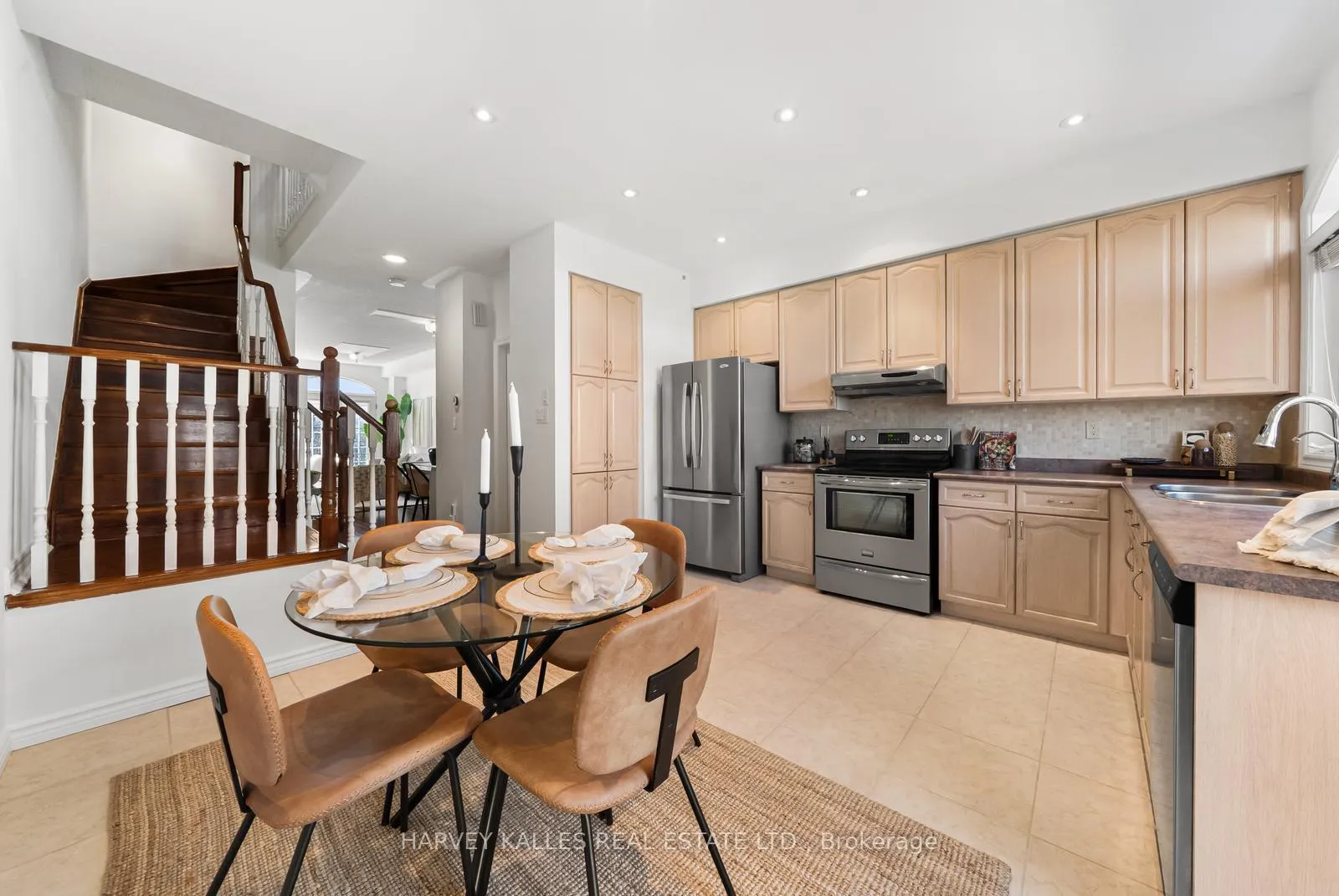 Photo 20 of 27 Benson Avenue, Richmond Hill, Mill Pond — HOMEH