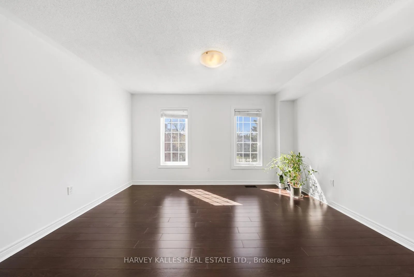 Photo 25 of 27 Benson Avenue, Richmond Hill, Mill Pond — HOMEH
