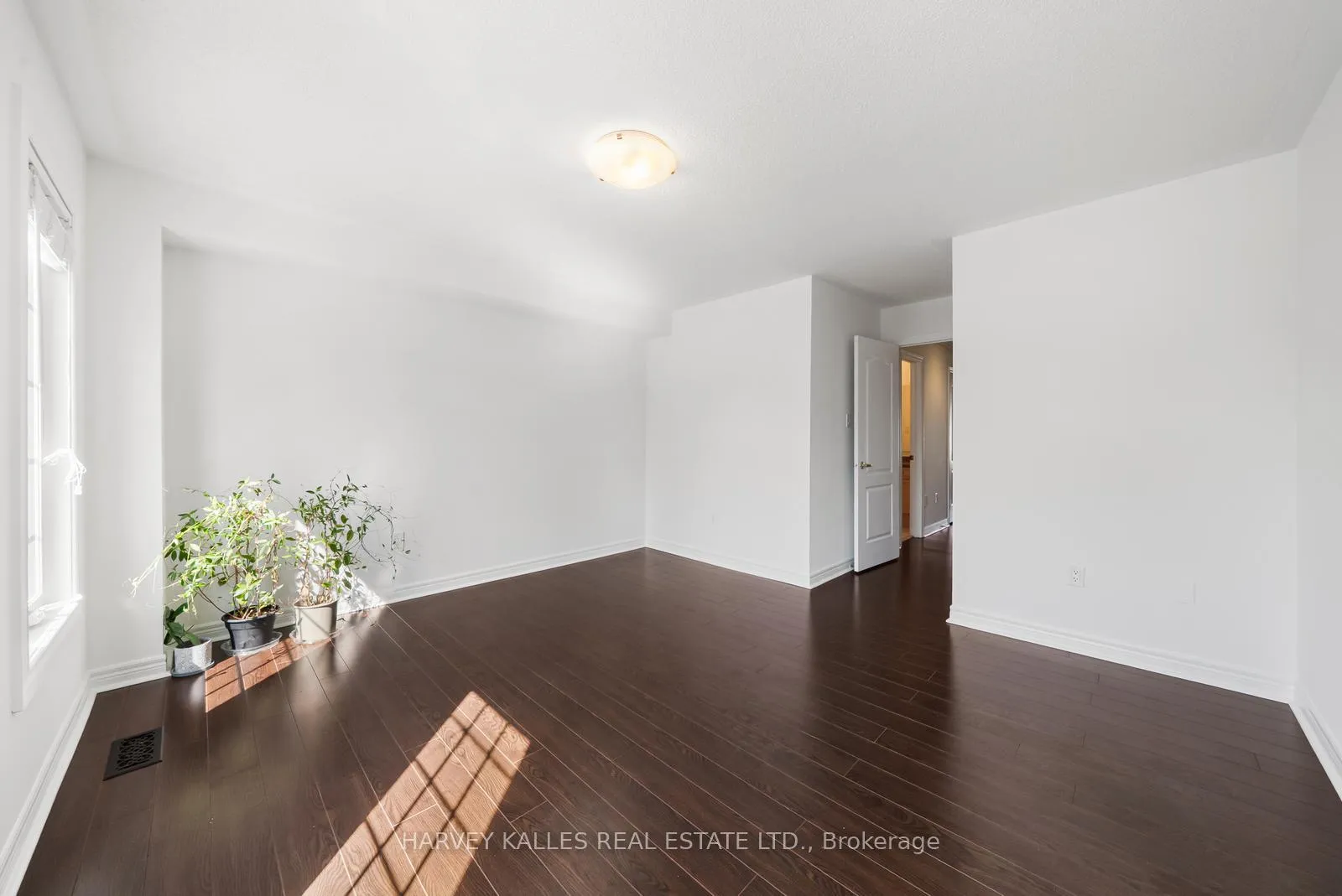 Photo 26 of 27 Benson Avenue, Richmond Hill, Mill Pond — HOMEH