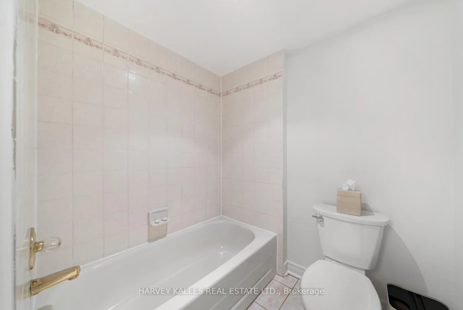 Photo 29 of 27 Benson Avenue, Richmond Hill, Mill Pond — HOMEH