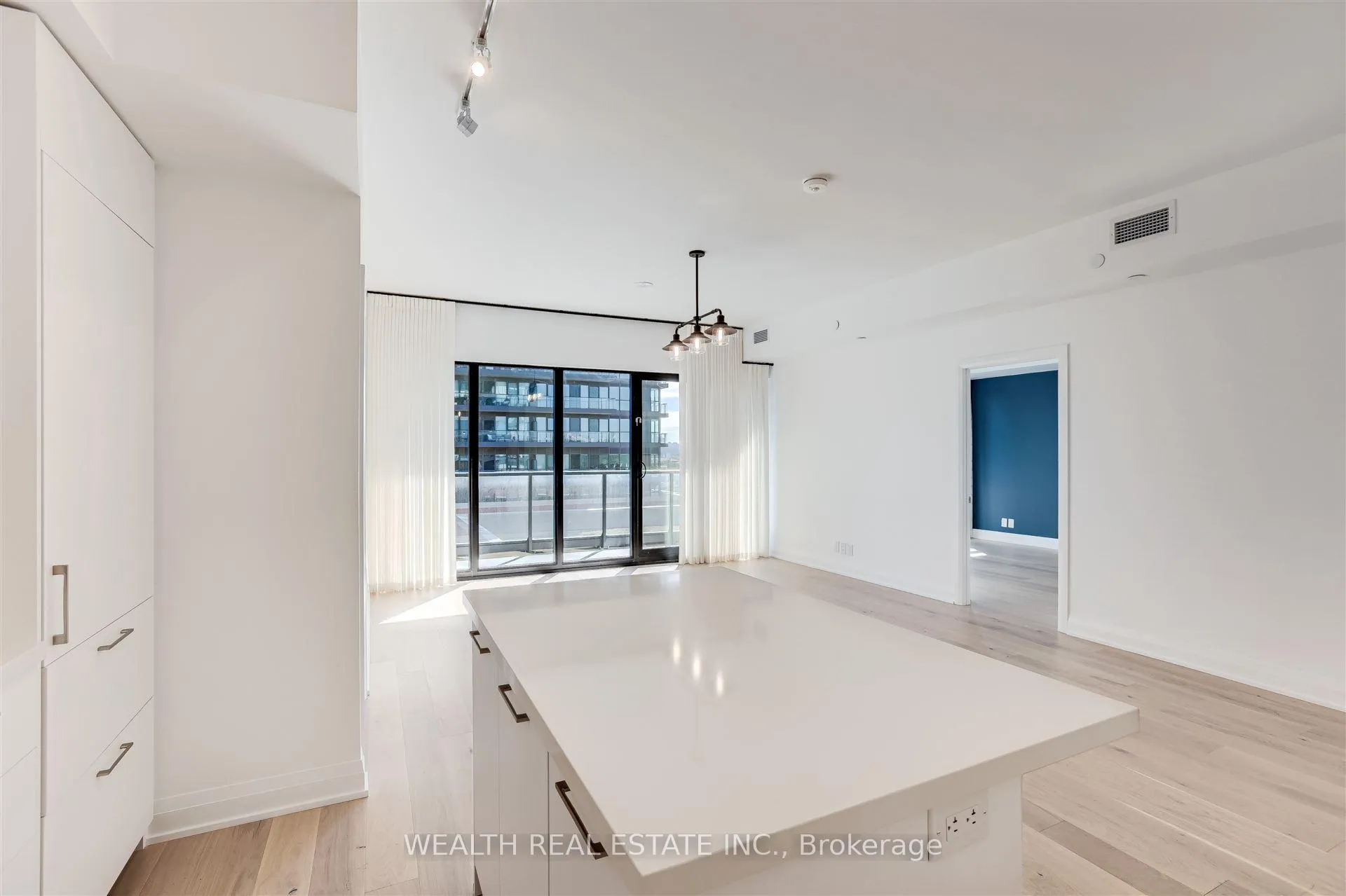 Photo 5 of Unit 816, 33 Frederick Todd Way, Toronto, Thorncliffe Park — HOMEH