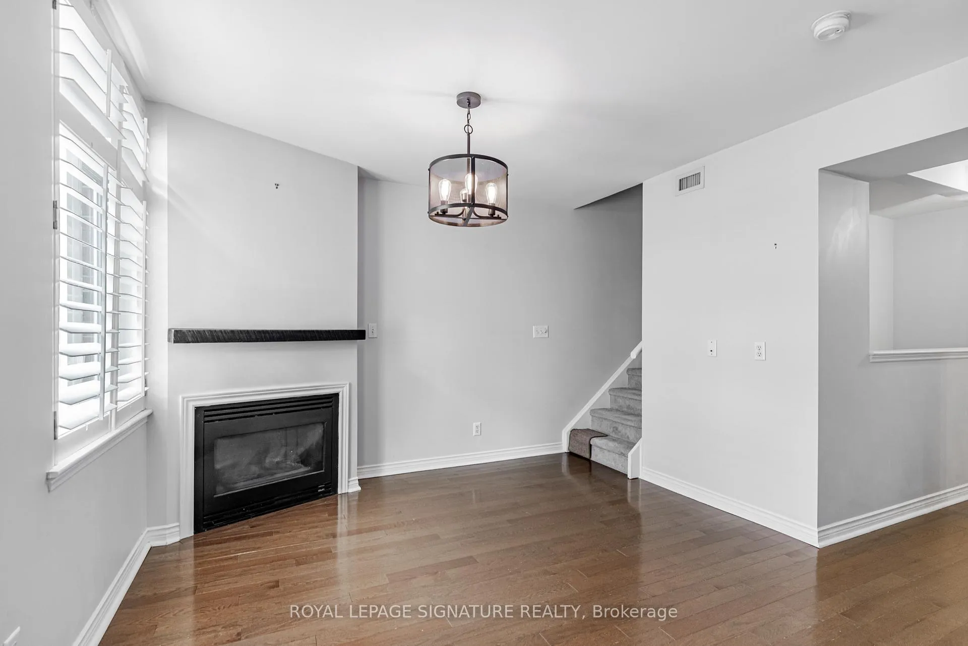 Photo 2 of Unit 23, 100 Redpath Avenue, Toronto, Mount Pleasant West — HOMEH