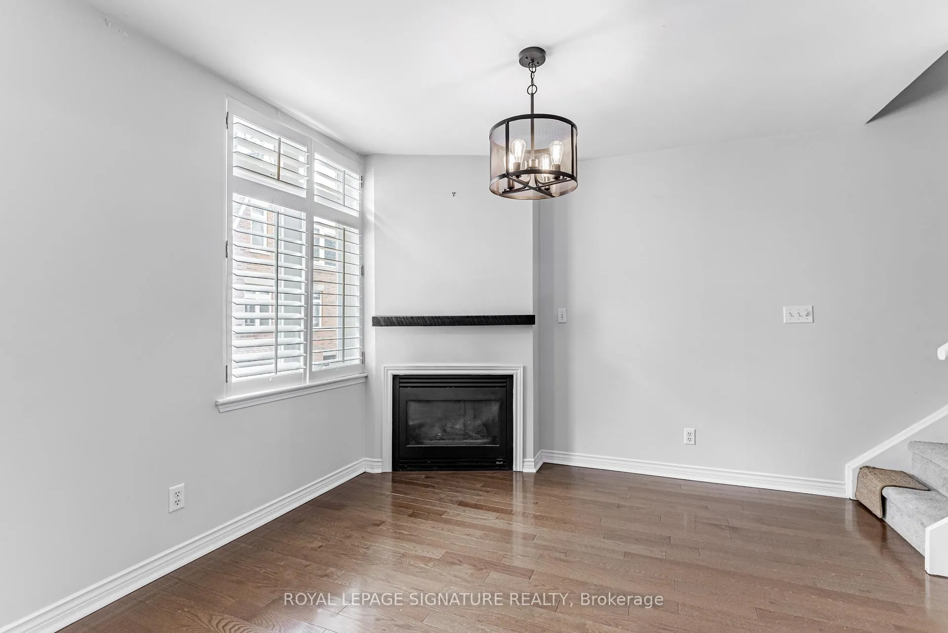 Photo 3 of Unit 23, 100 Redpath Avenue, Toronto, Mount Pleasant West — HOMEH