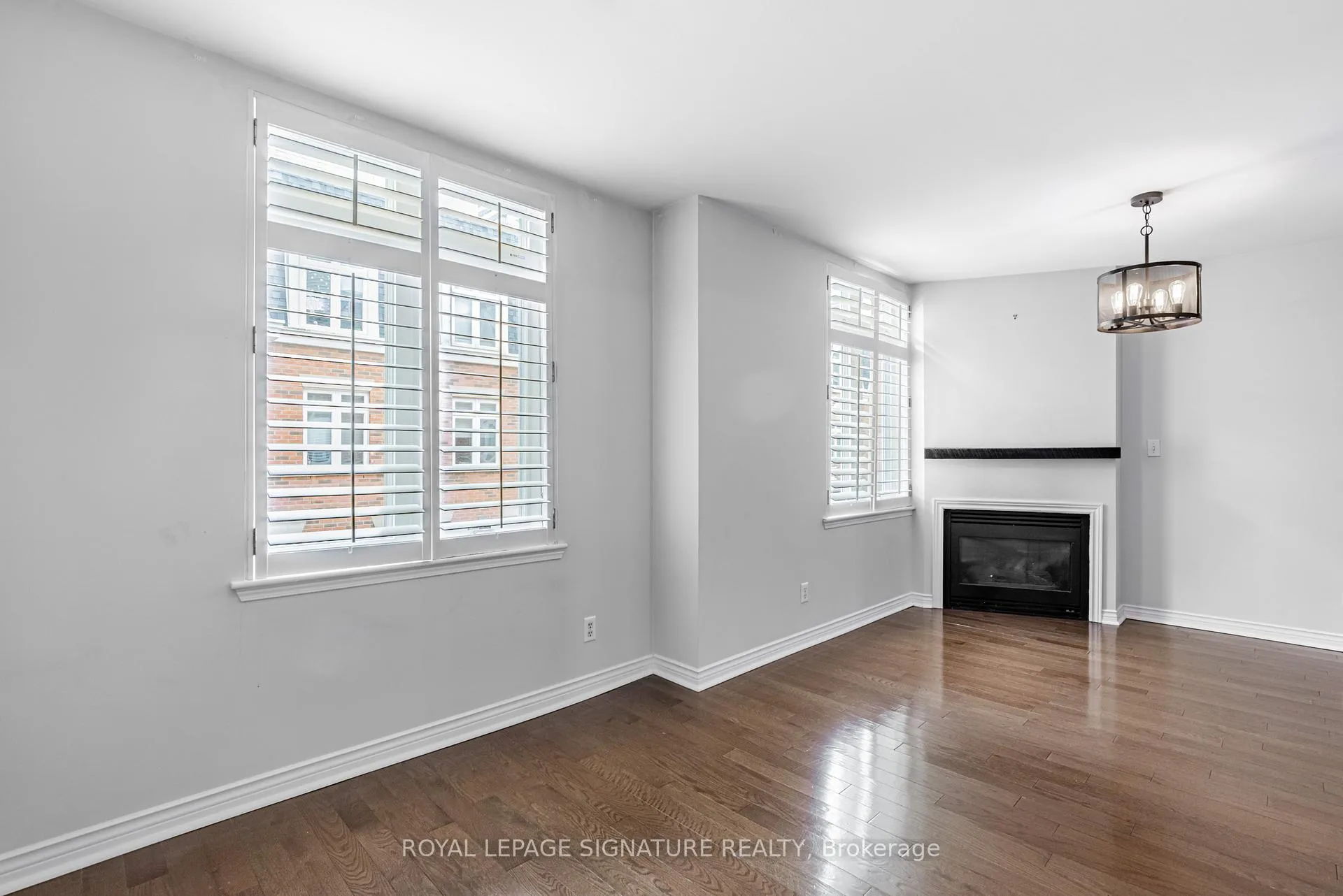Photo 5 of Unit 23, 100 Redpath Avenue, Toronto, Mount Pleasant West — HOMEH