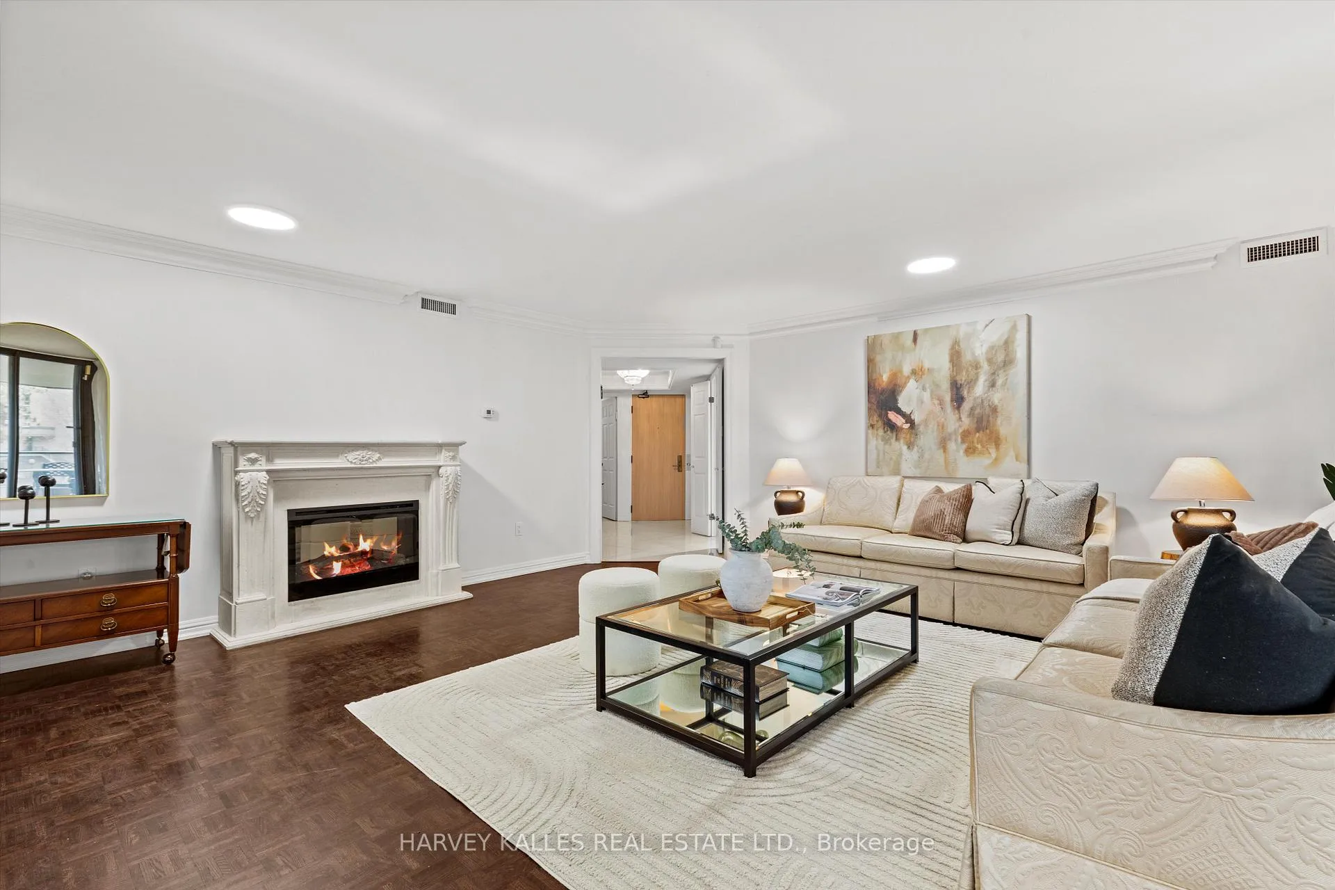 Photo 4 of Unit 201, 3900 Yonge Street, Toronto, Bedford Park-Nortown — HOMEH