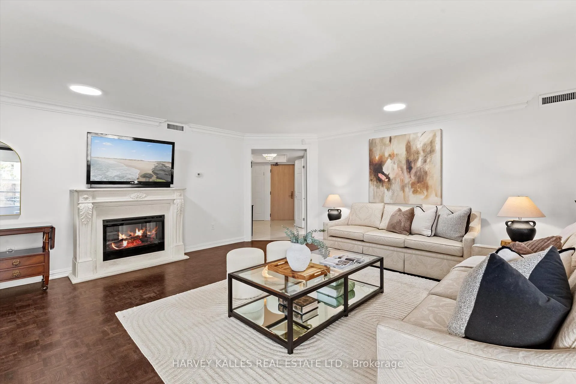 Photo 5 of Unit 201, 3900 Yonge Street, Toronto, Bedford Park-Nortown — HOMEH