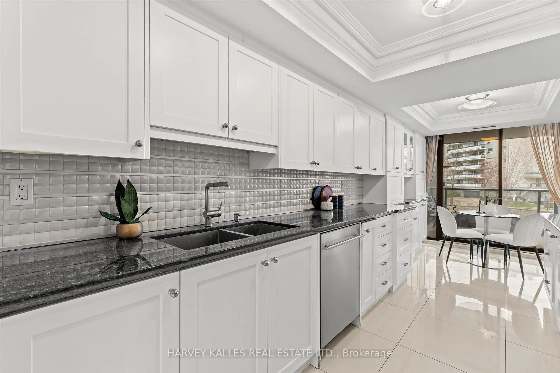 Photo 8 of Unit 201, 3900 Yonge Street, Toronto, Bedford Park-Nortown — HOMEH
