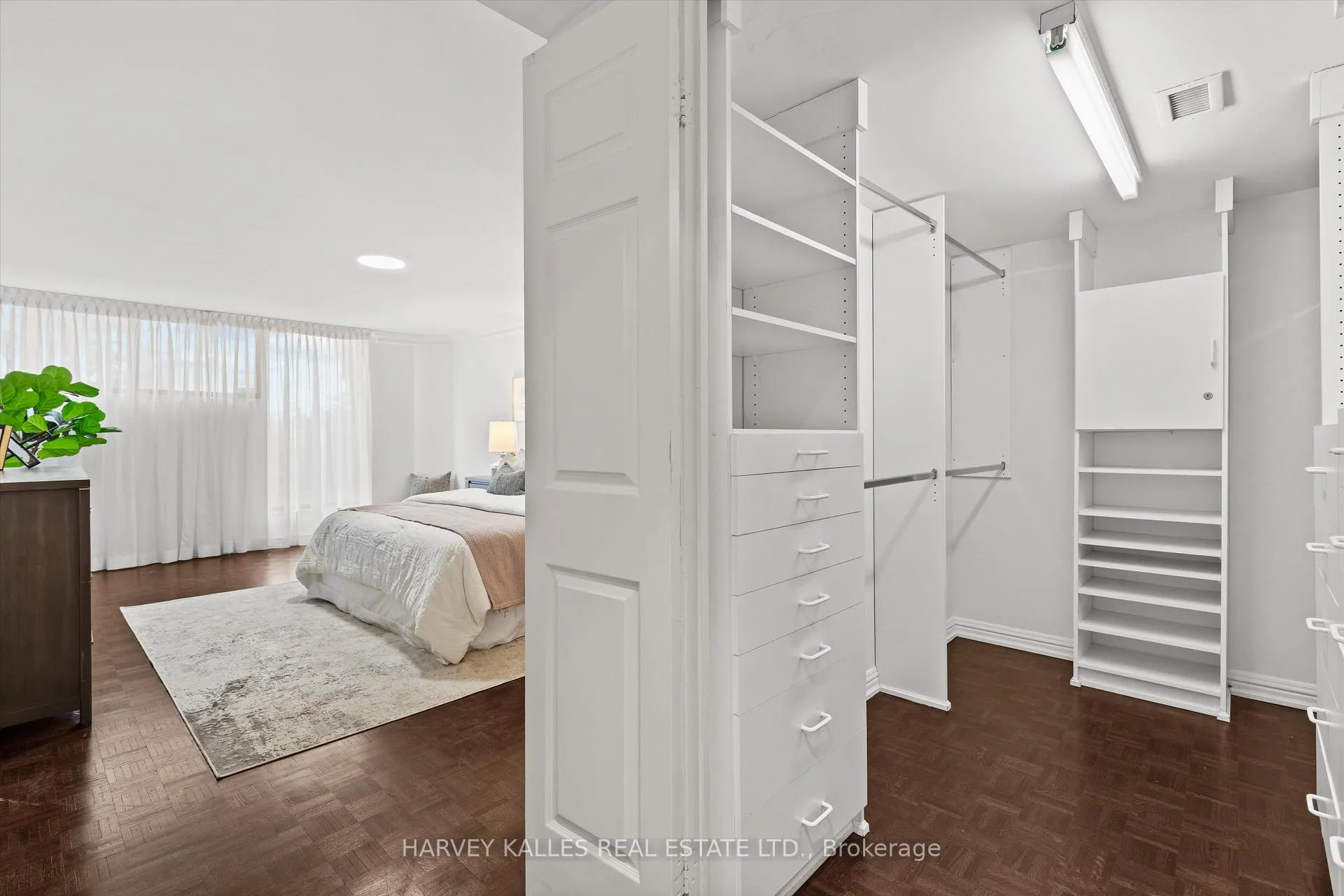 Photo 13 of Unit 201, 3900 Yonge Street, Toronto, Bedford Park-Nortown — HOMEH