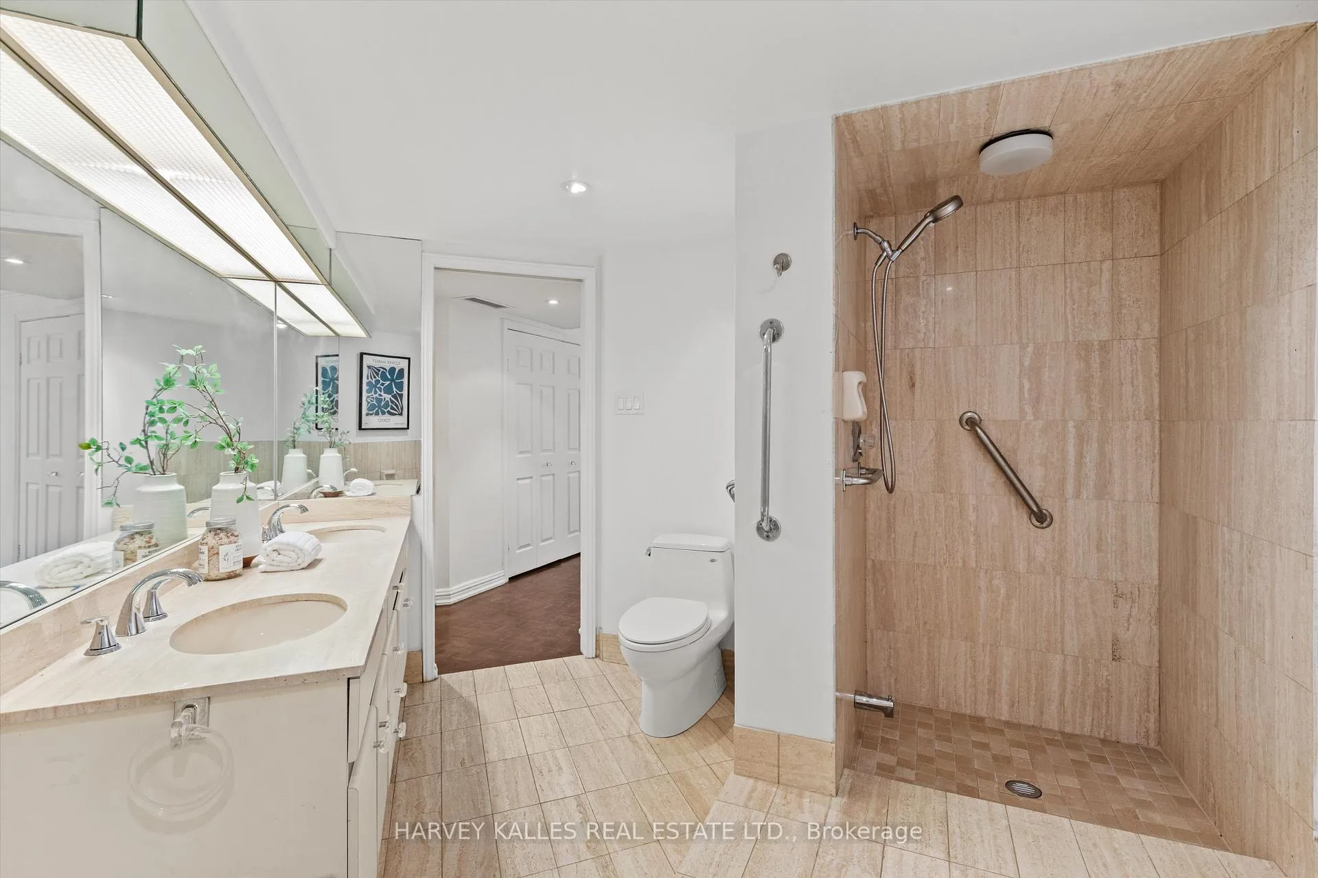 Photo 17 of Unit 201, 3900 Yonge Street, Toronto, Bedford Park-Nortown — HOMEH
