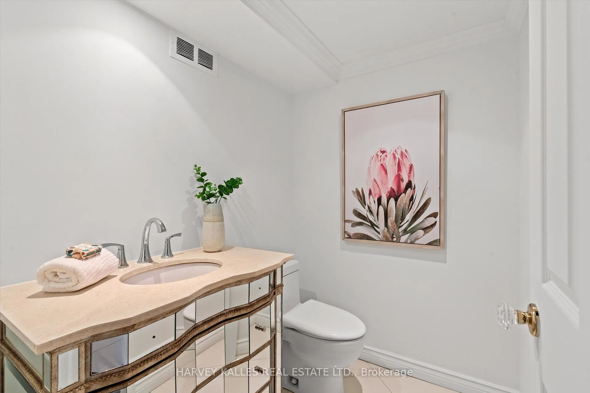 Photo 22 of Unit 201, 3900 Yonge Street, Toronto, Bedford Park-Nortown — HOMEH
