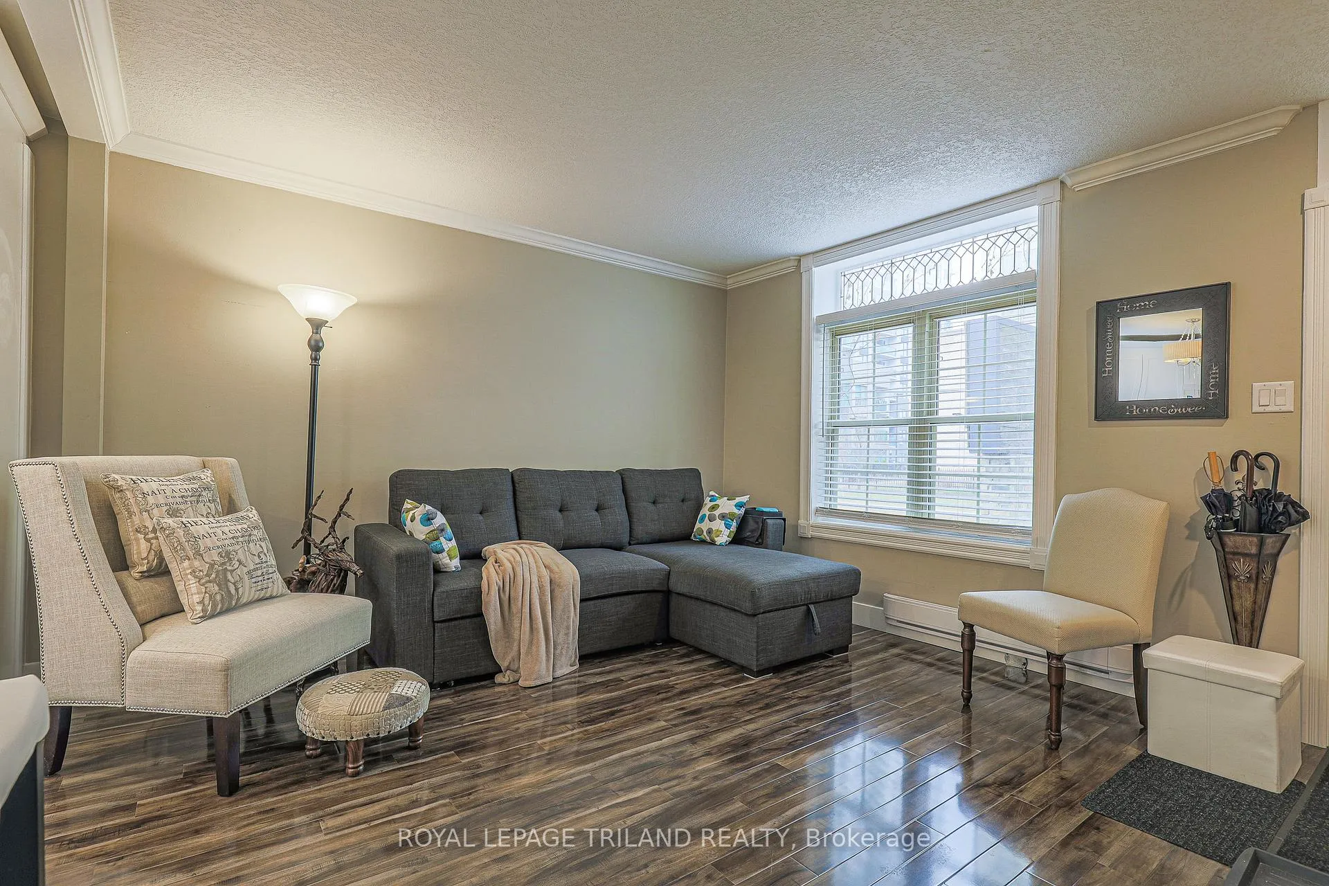 Photo 3 of Unit 1, 713 King Street, London, East K — HOMEH