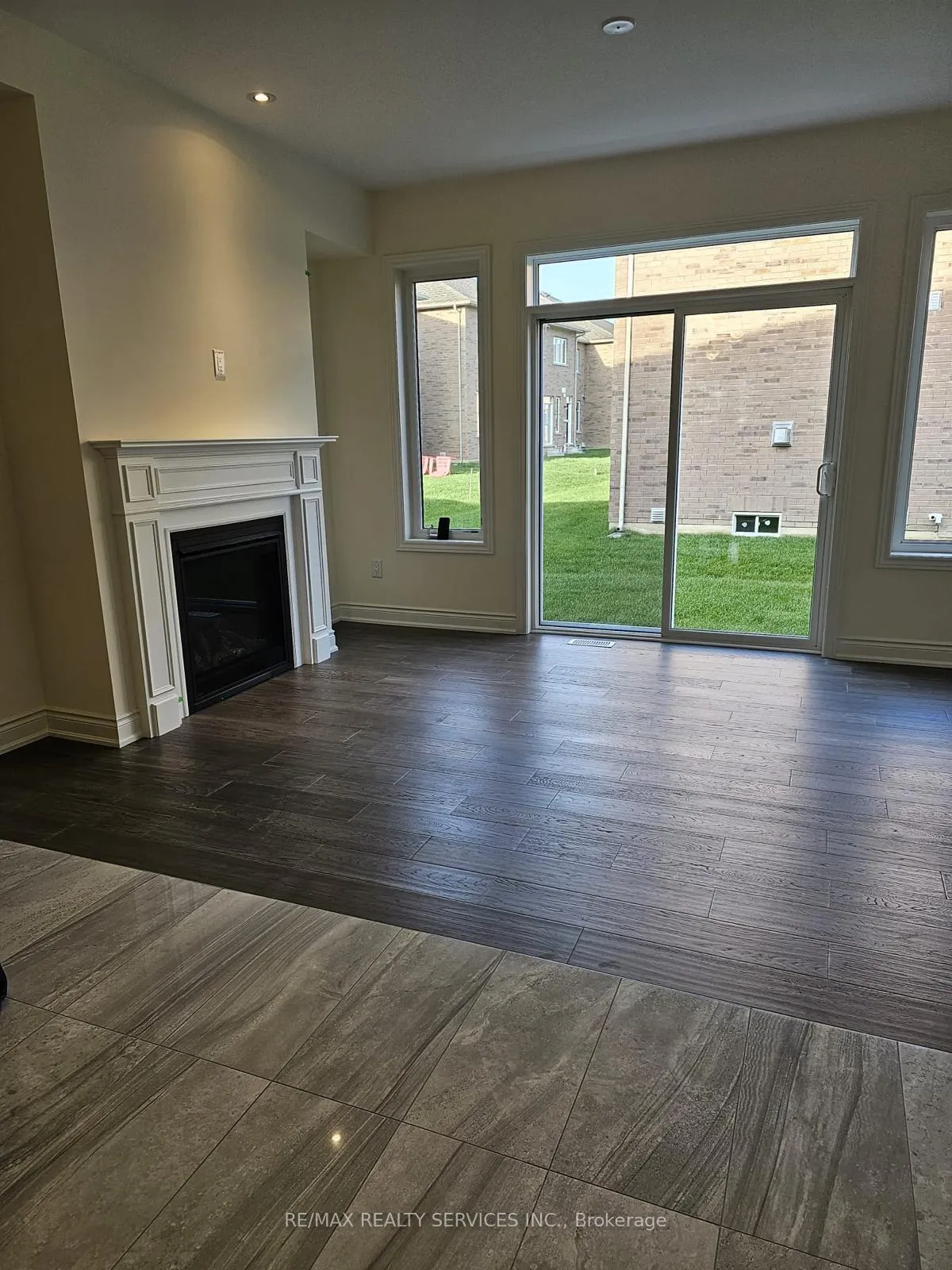 Photo 6 of 32 Donald Stewart Road, Brampton, Northwest Brampton — HOMEH