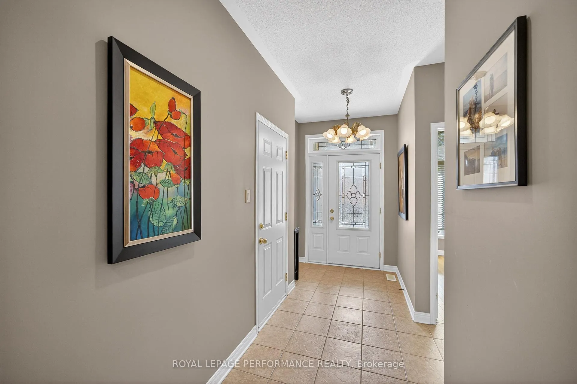 Photo 11 of 18 Chapelier Private, Ottawa, Queenswood Heights South — HOMEH