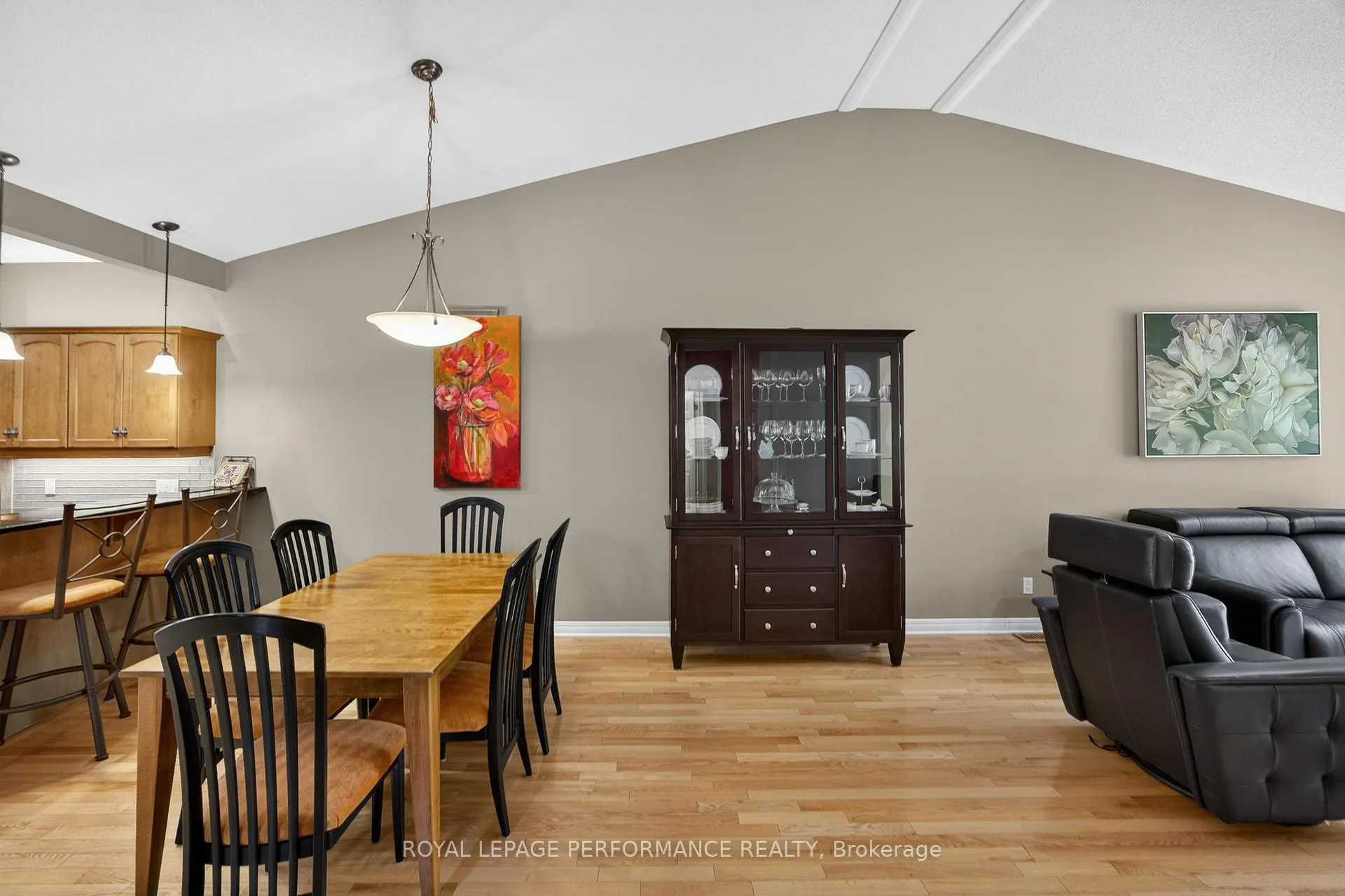Photo 20 of 18 Chapelier Private, Ottawa, Queenswood Heights South — HOMEH