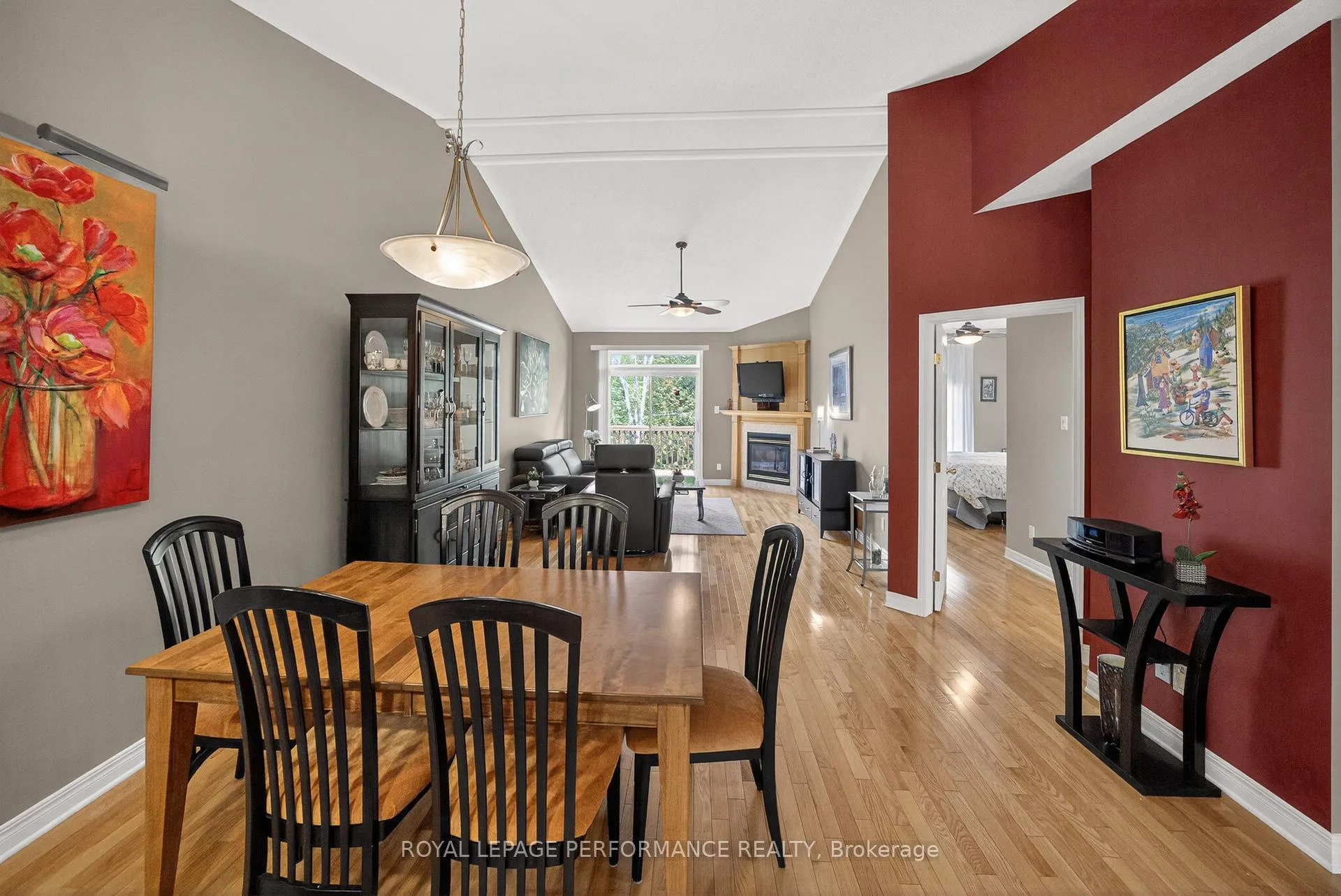 Photo 21 of 18 Chapelier Private, Ottawa, Queenswood Heights South — HOMEH