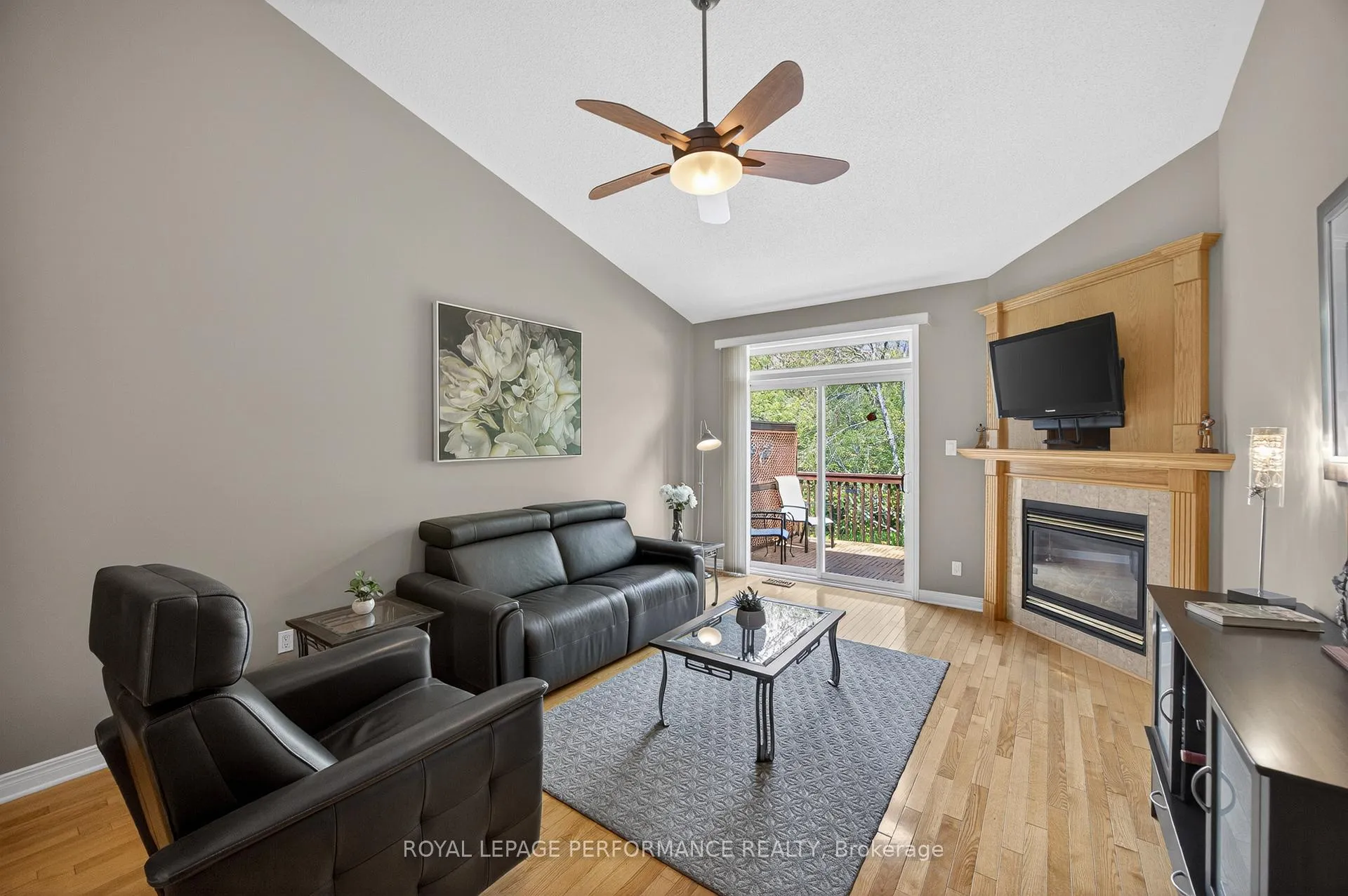Photo 25 of 18 Chapelier Private, Ottawa, Queenswood Heights South — HOMEH