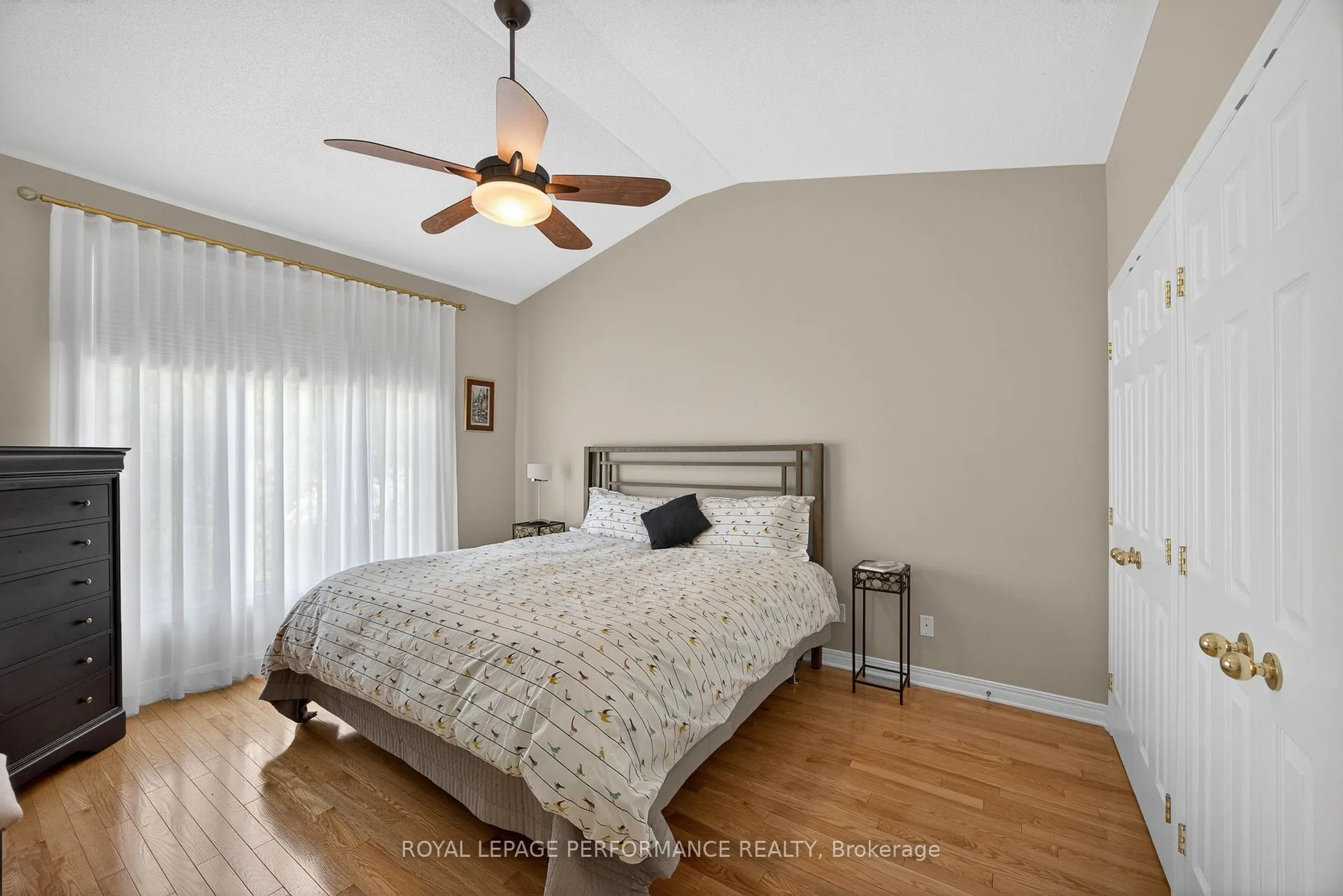 Photo 31 of 18 Chapelier Private, Ottawa, Queenswood Heights South — HOMEH