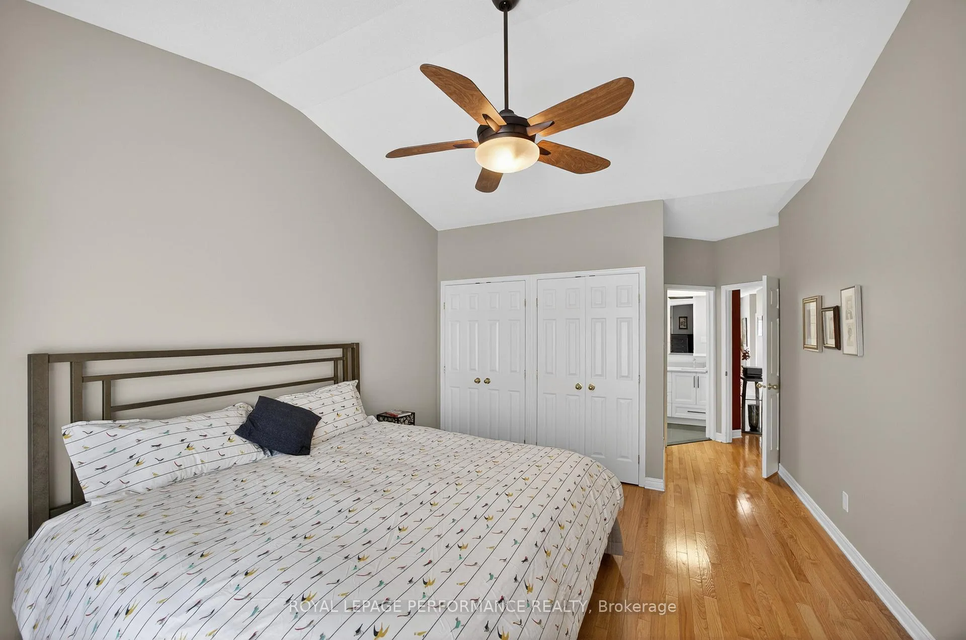 Photo 32 of 18 Chapelier Private, Ottawa, Queenswood Heights South — HOMEH