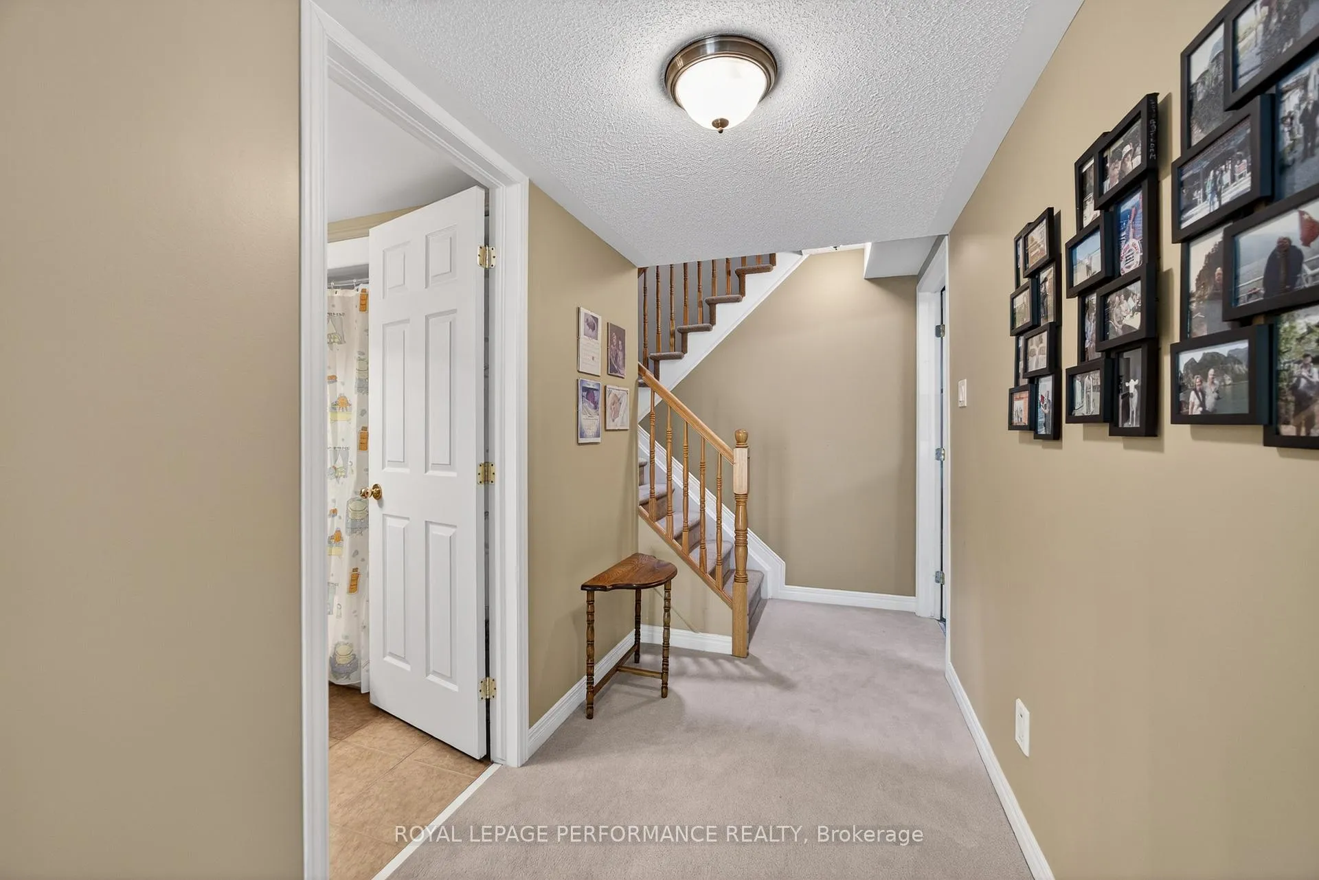 Photo 41 of 18 Chapelier Private, Ottawa, Queenswood Heights South — HOMEH