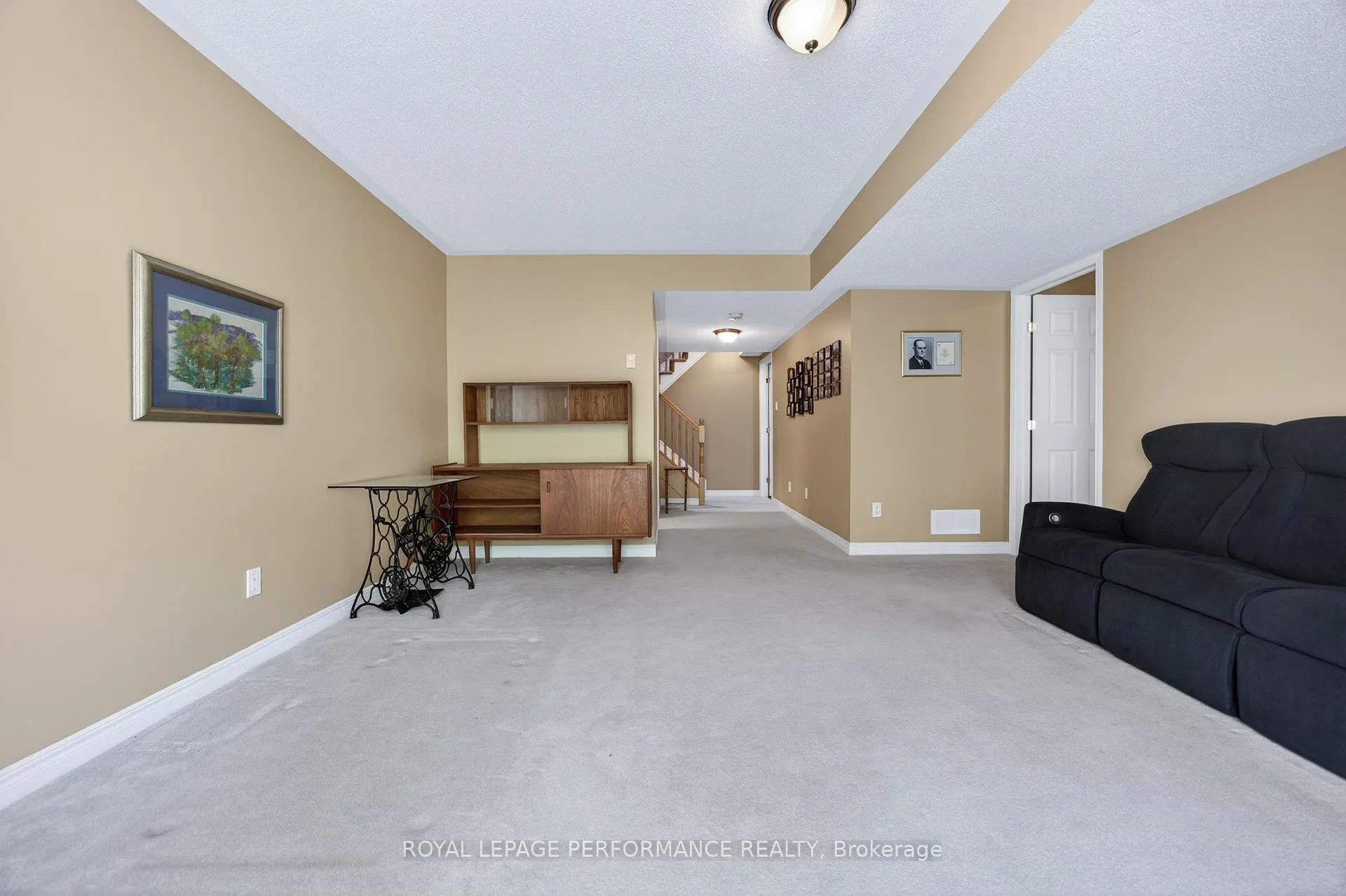 Photo 42 of 18 Chapelier Private, Ottawa, Queenswood Heights South — HOMEH