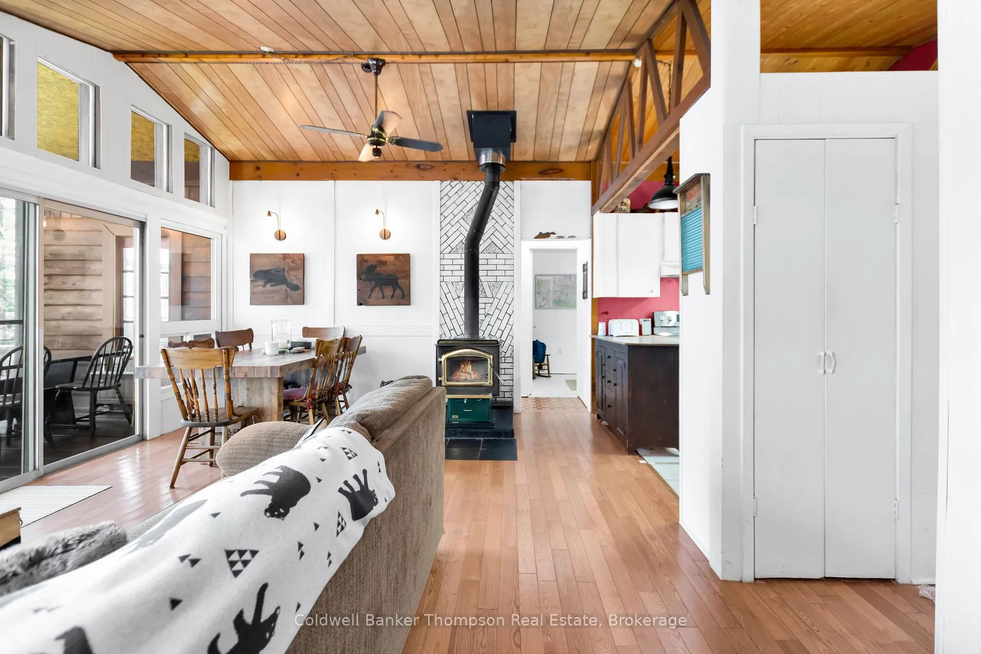 Photo 13 of 1108 Stanley Road, Bracebridge, Macaulay — HOMEH