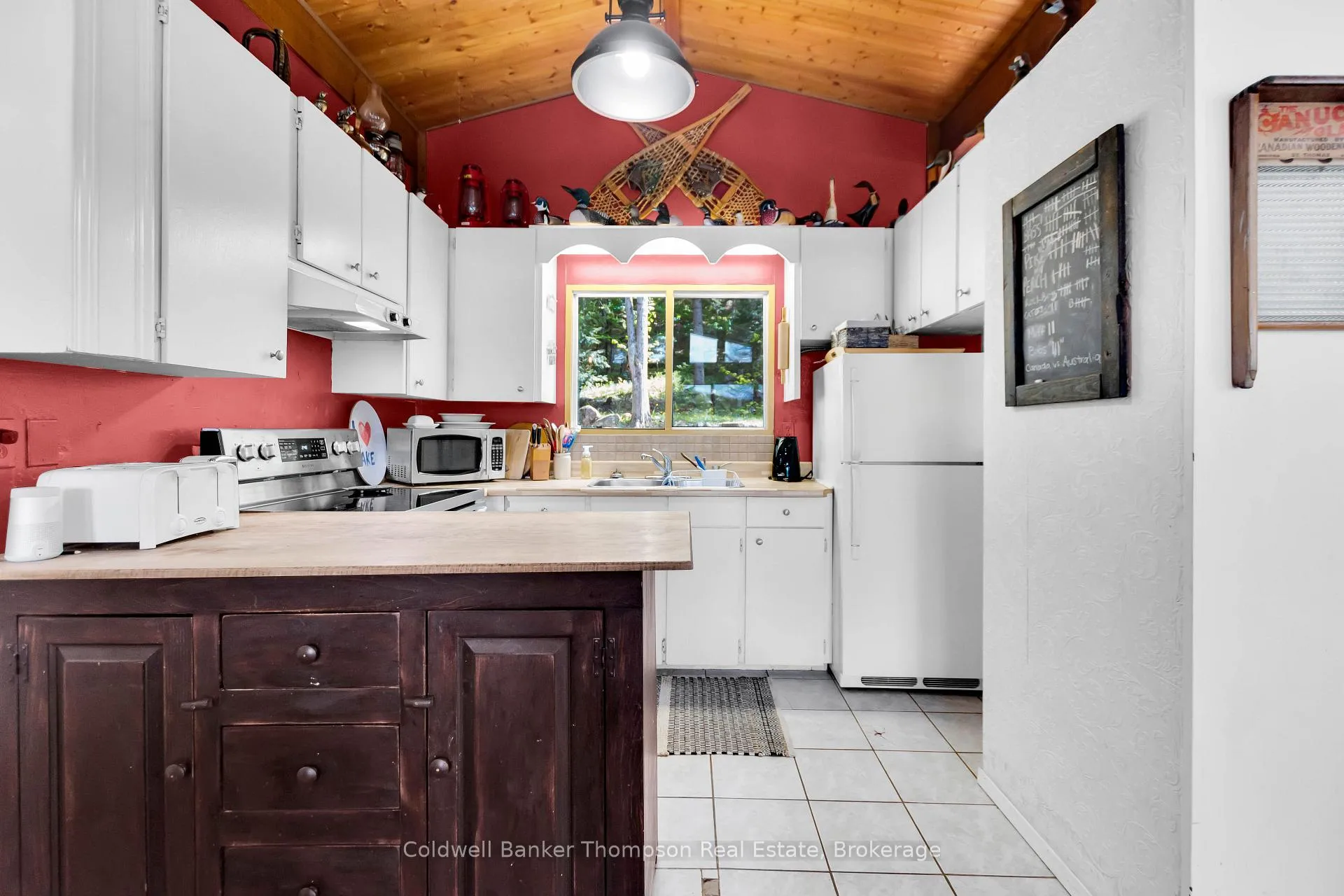 Photo 15 of 1108 Stanley Road, Bracebridge, Macaulay — HOMEH