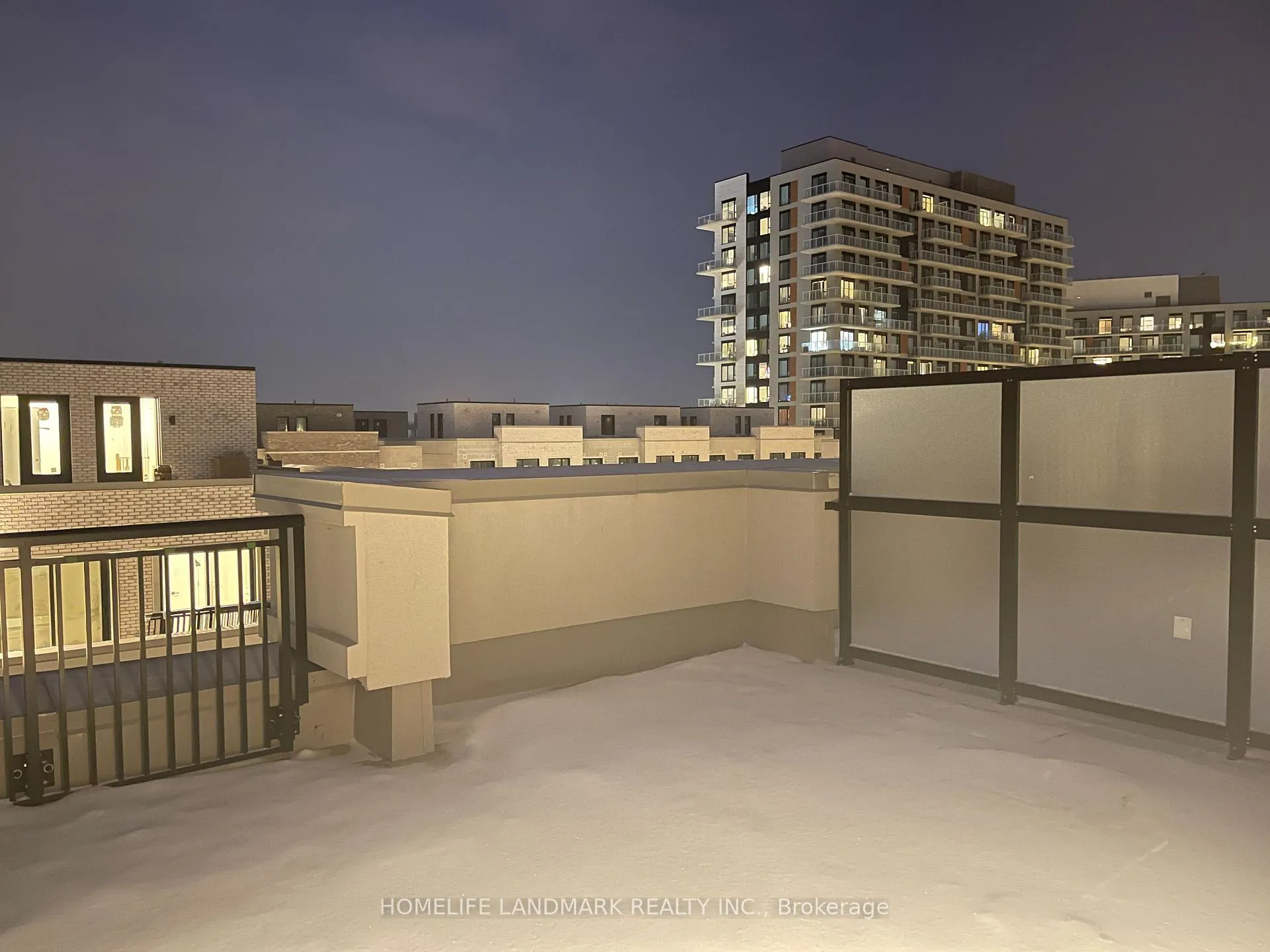Photo 5 of Unit 307, 8 Walder Lane, Richmond Hill, Rural Richmond Hill — HOMEH