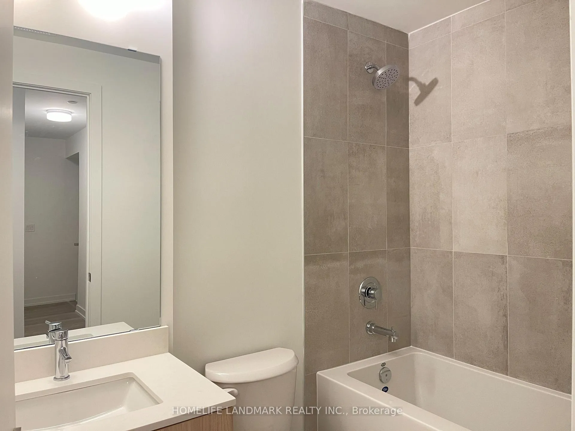 Photo 10 of Unit 307, 8 Walder Lane, Richmond Hill, Rural Richmond Hill — HOMEH