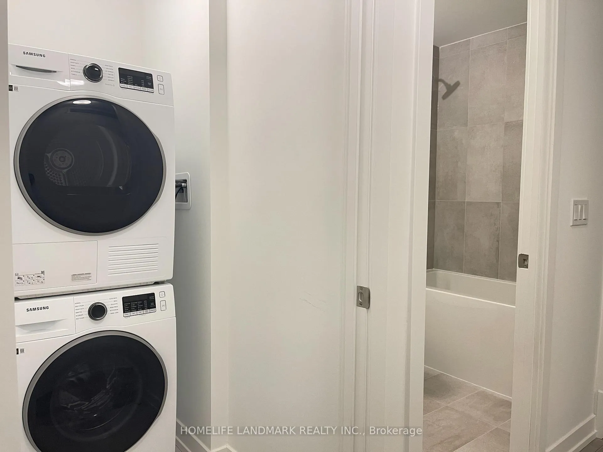Photo 12 of Unit 307, 8 Walder Lane, Richmond Hill, Rural Richmond Hill — HOMEH