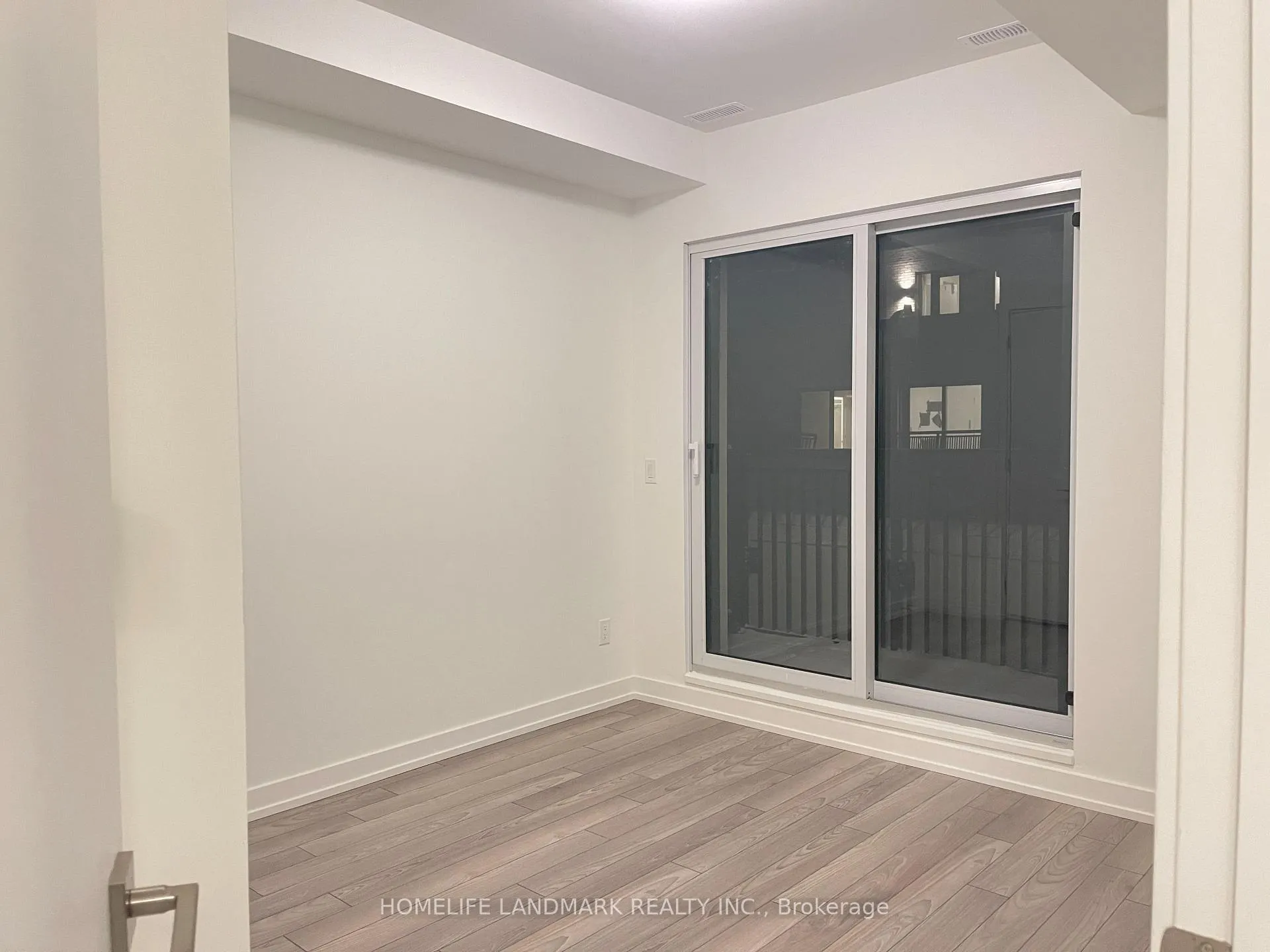 Photo 16 of Unit 307, 8 Walder Lane, Richmond Hill, Rural Richmond Hill — HOMEH