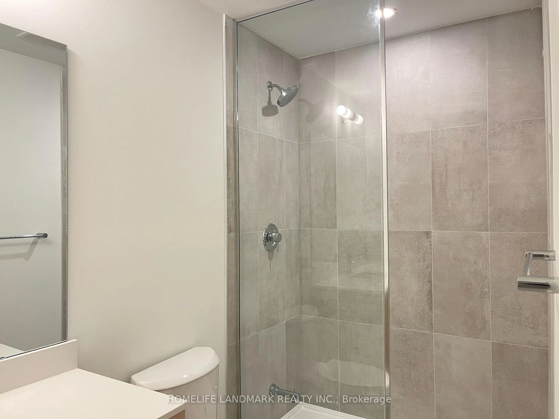 Photo 18 of Unit 307, 8 Walder Lane, Richmond Hill, Rural Richmond Hill — HOMEH