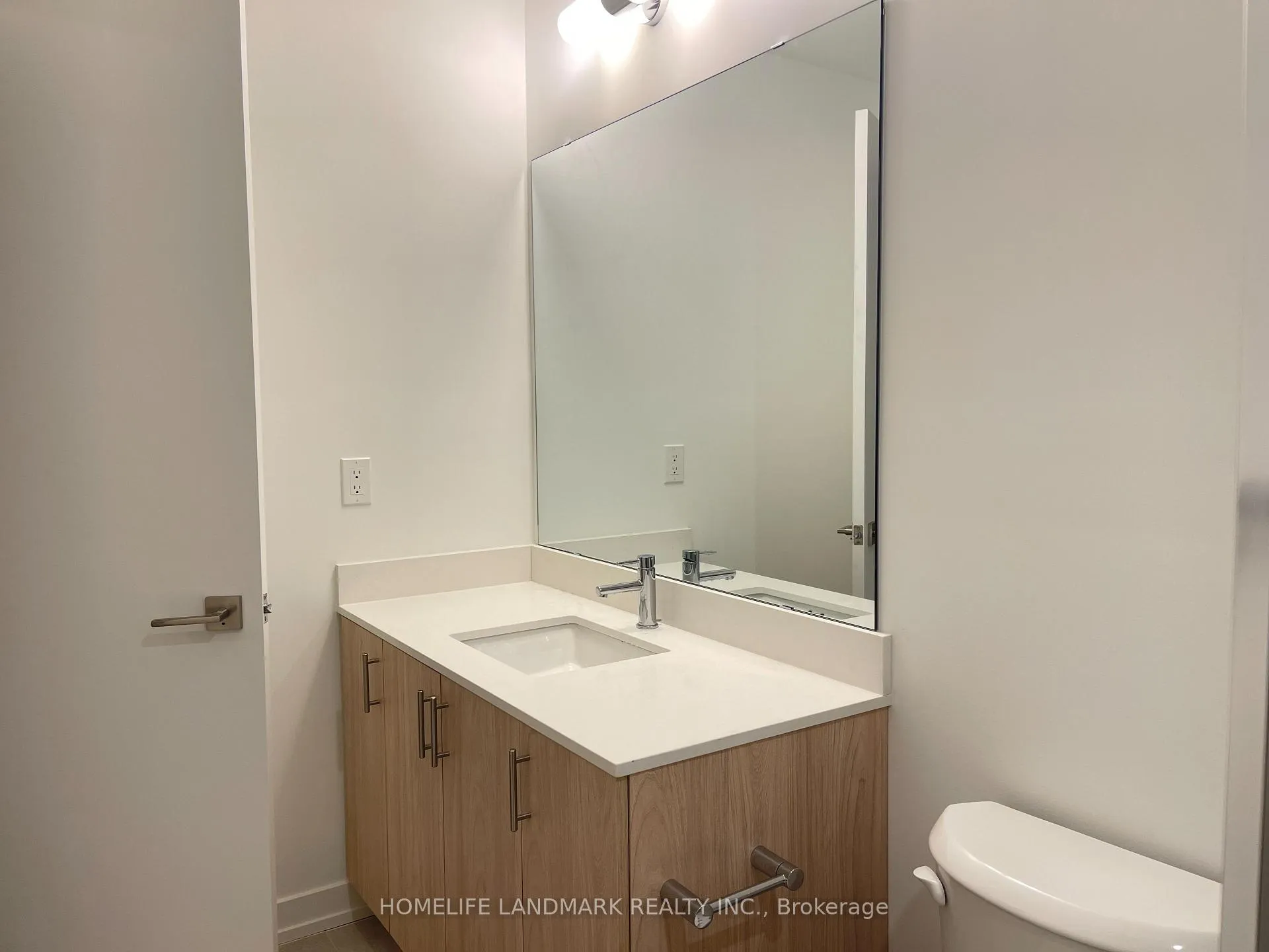 Photo 19 of Unit 307, 8 Walder Lane, Richmond Hill, Rural Richmond Hill — HOMEH