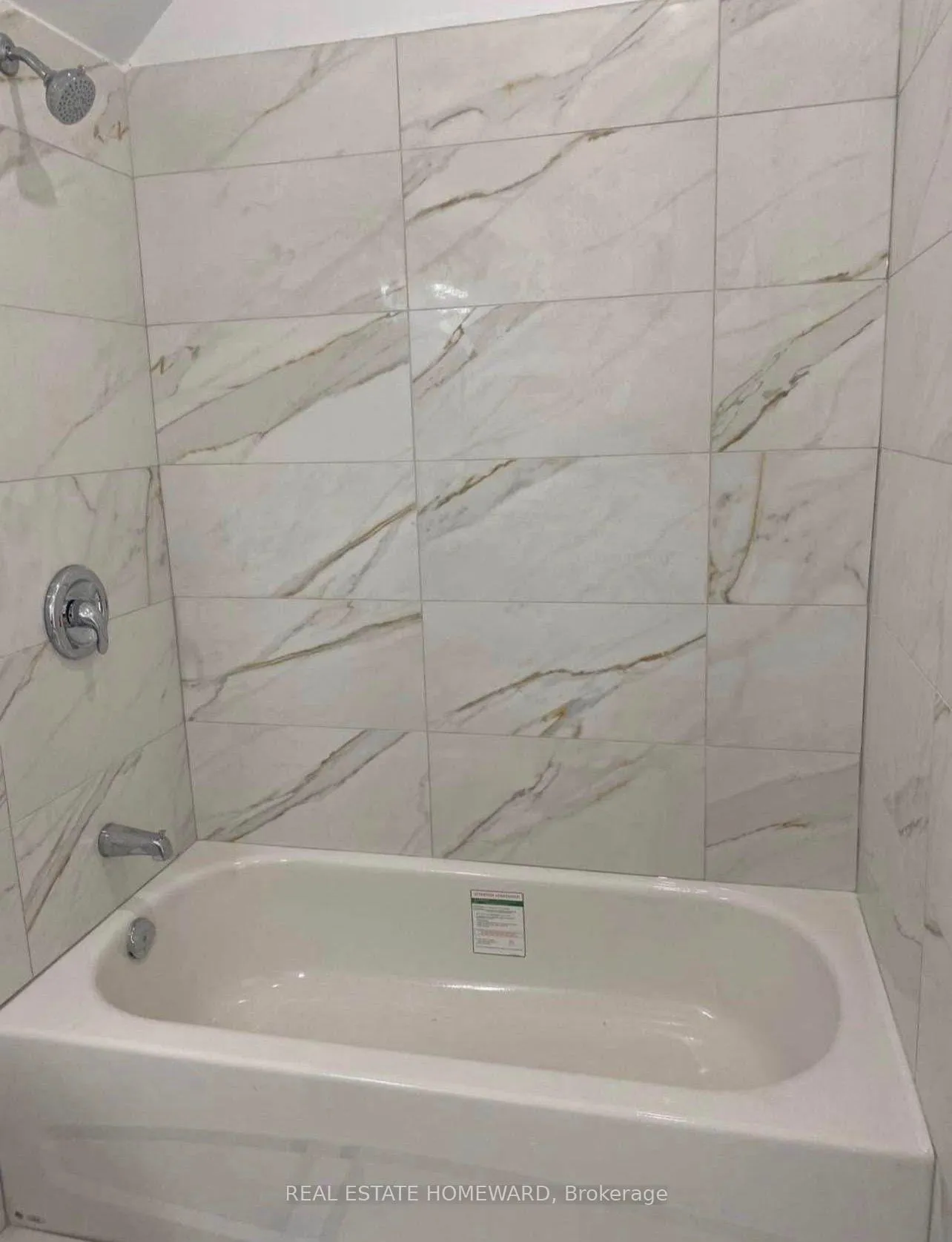 Photo 4 of Unit Third floor apartment, 1226 Leslie Drive, Innisfil, Alcona — HOMEH
