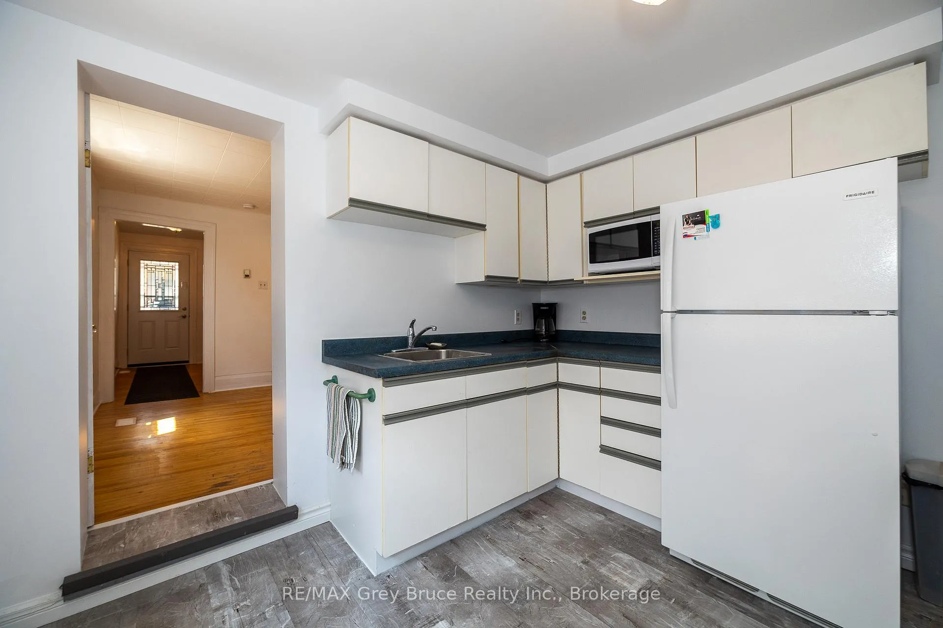 Photo 10 of 1809 3rd Avenue W, Owen Sound — HOMEH