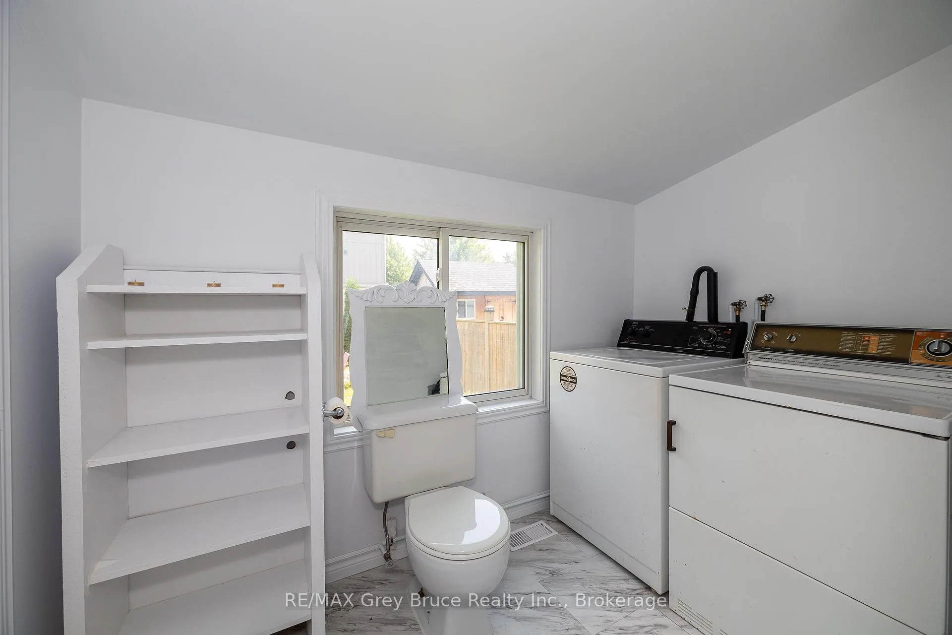 Photo 13 of 1809 3rd Avenue W, Owen Sound — HOMEH