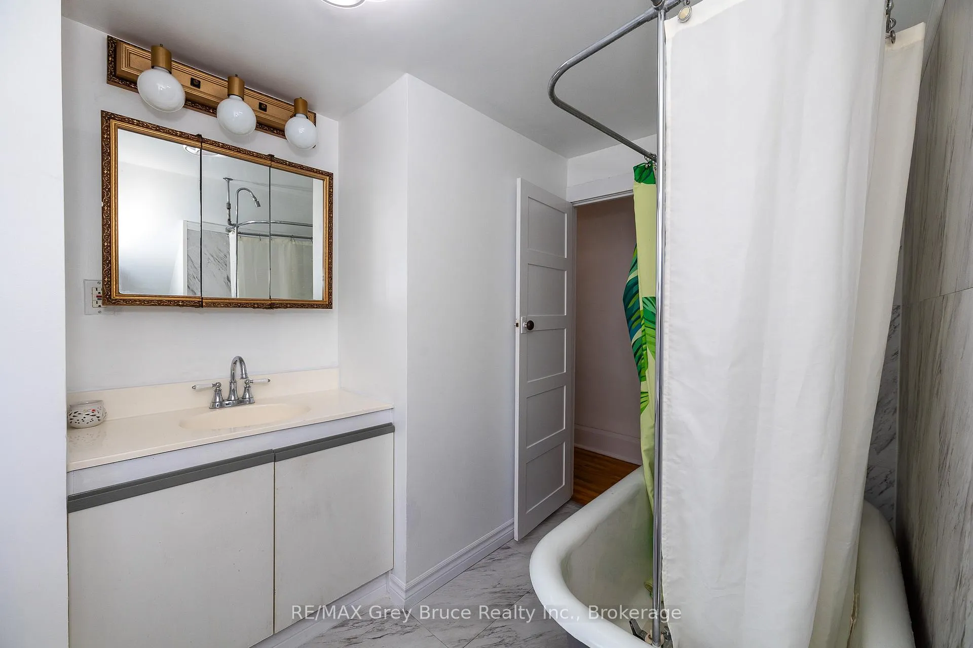 Photo 14 of 1809 3rd Avenue W, Owen Sound — HOMEH