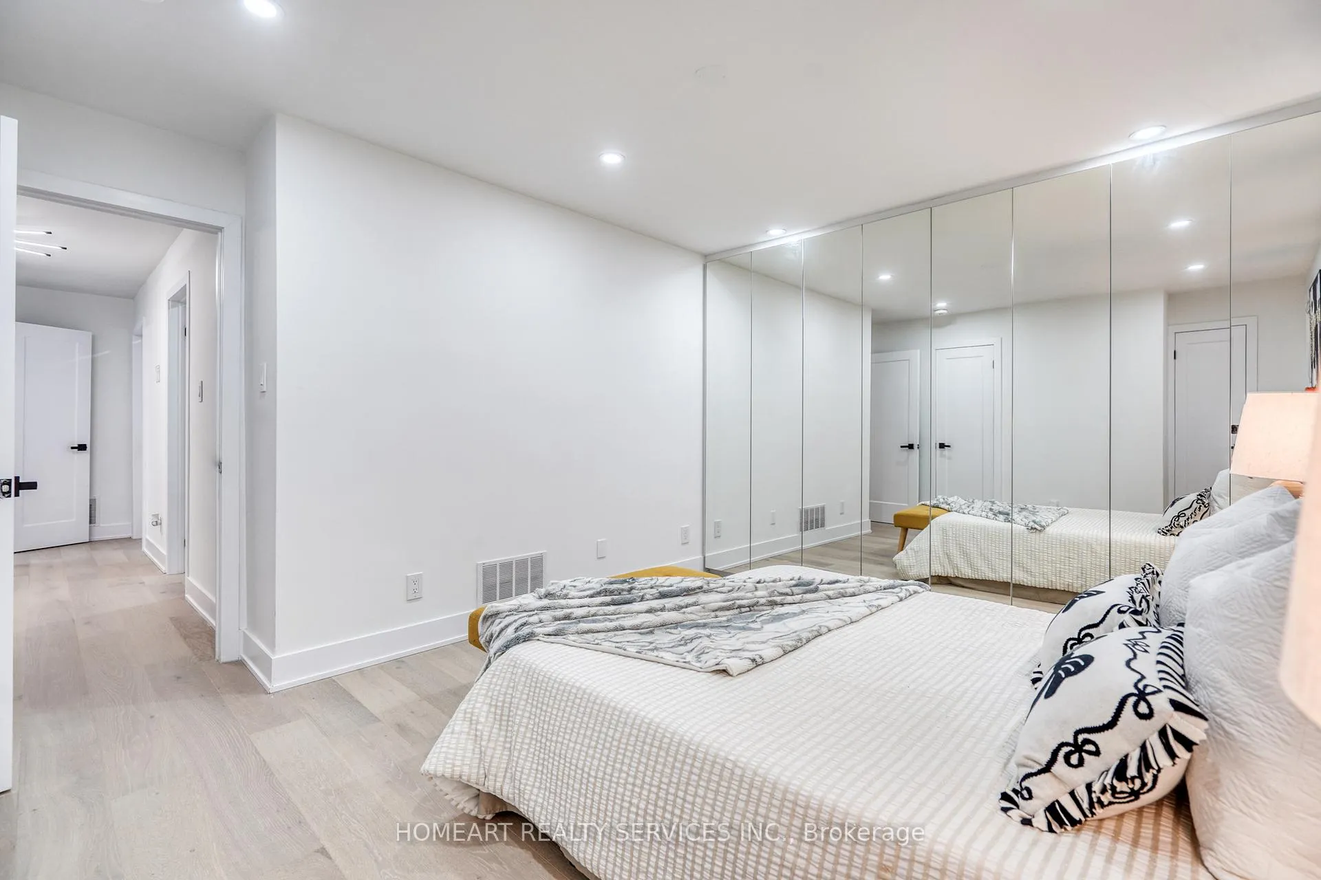 Photo 16 of 35 Munford Crescent, Toronto, O'Connor-Parkview — HOMEH