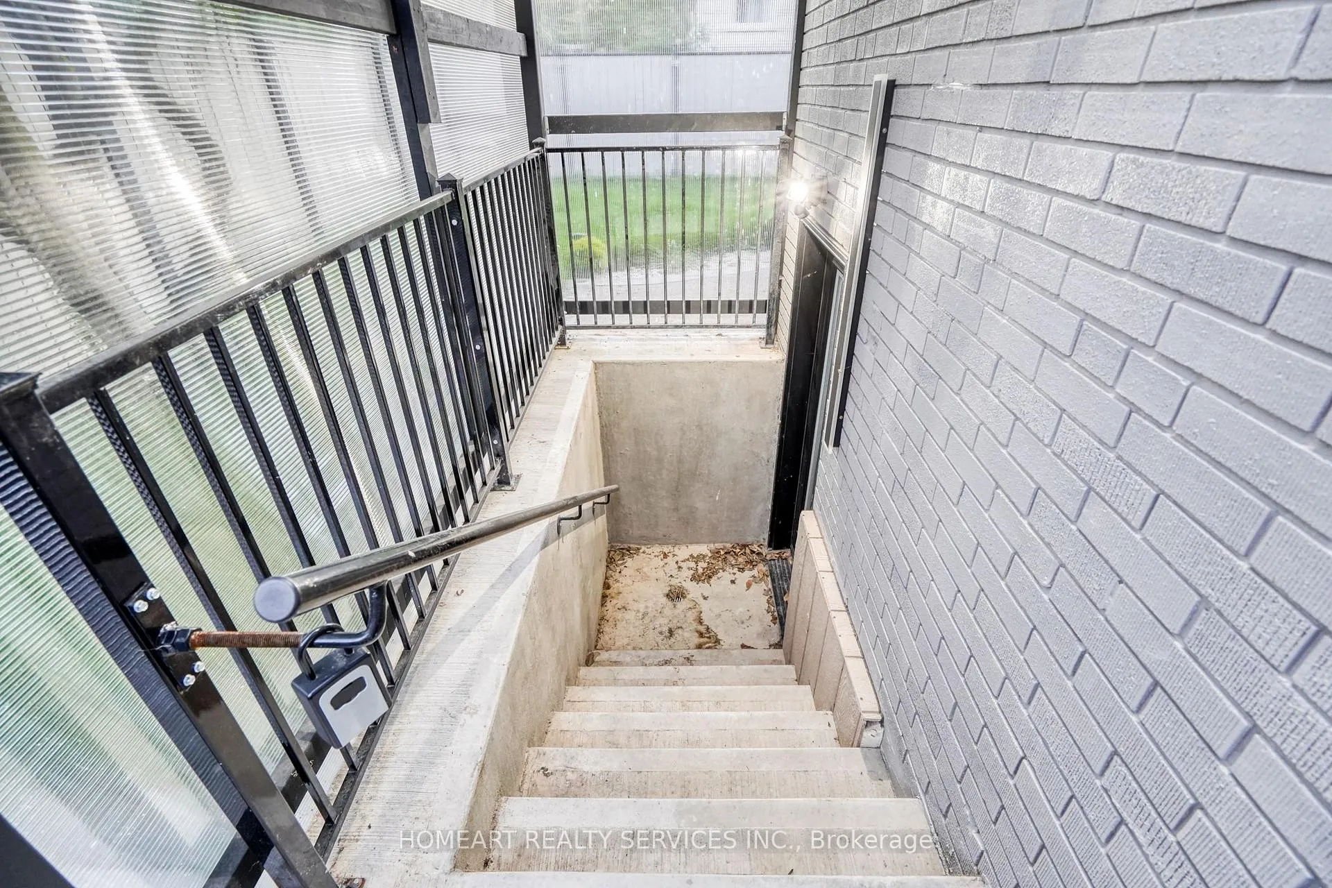 Photo 31 of 35 Munford Crescent, Toronto, O'Connor-Parkview — HOMEH