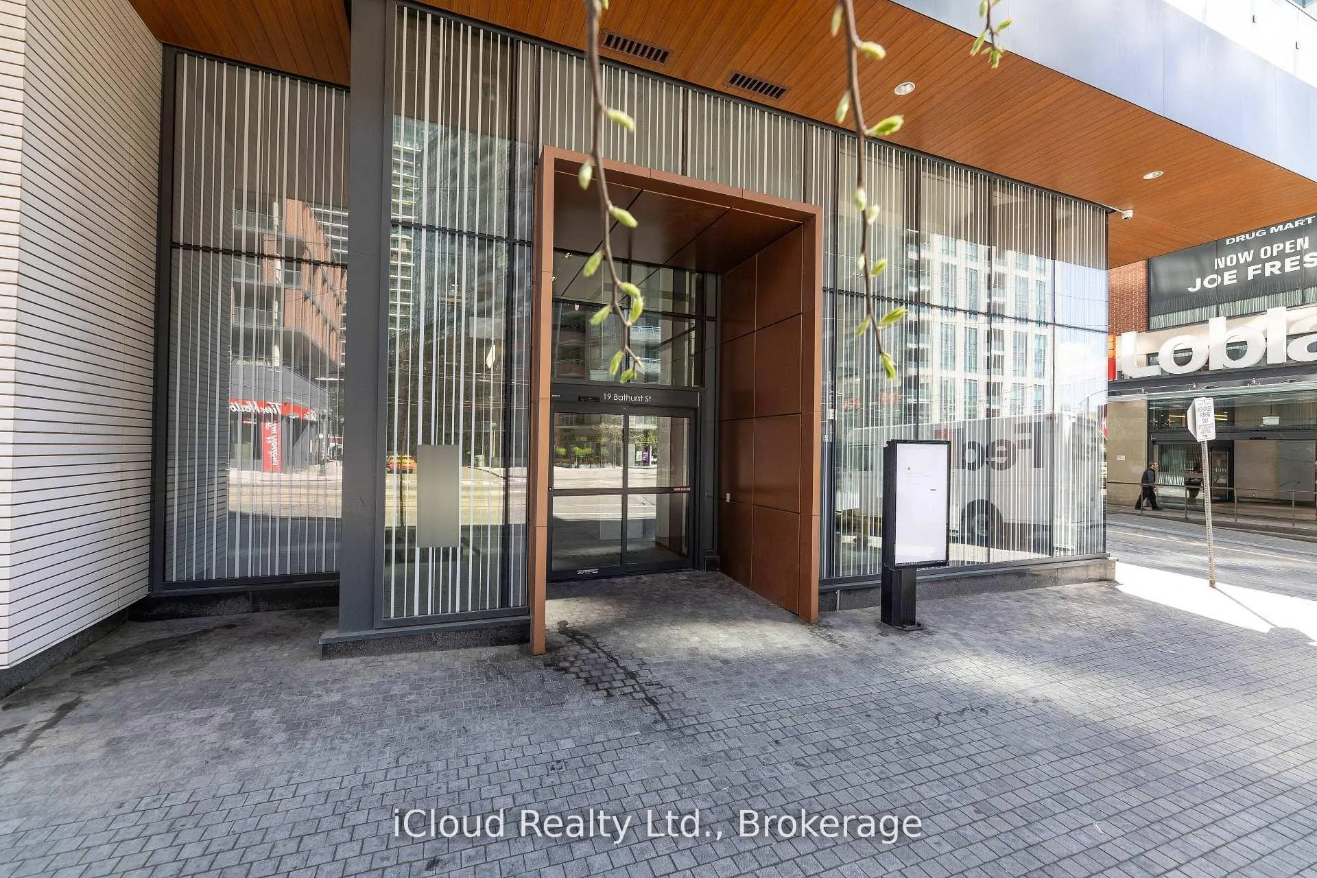 Photo 2 of Unit 2311, 19 Bathurst Street, Toronto, Waterfront Communities — HOMEH